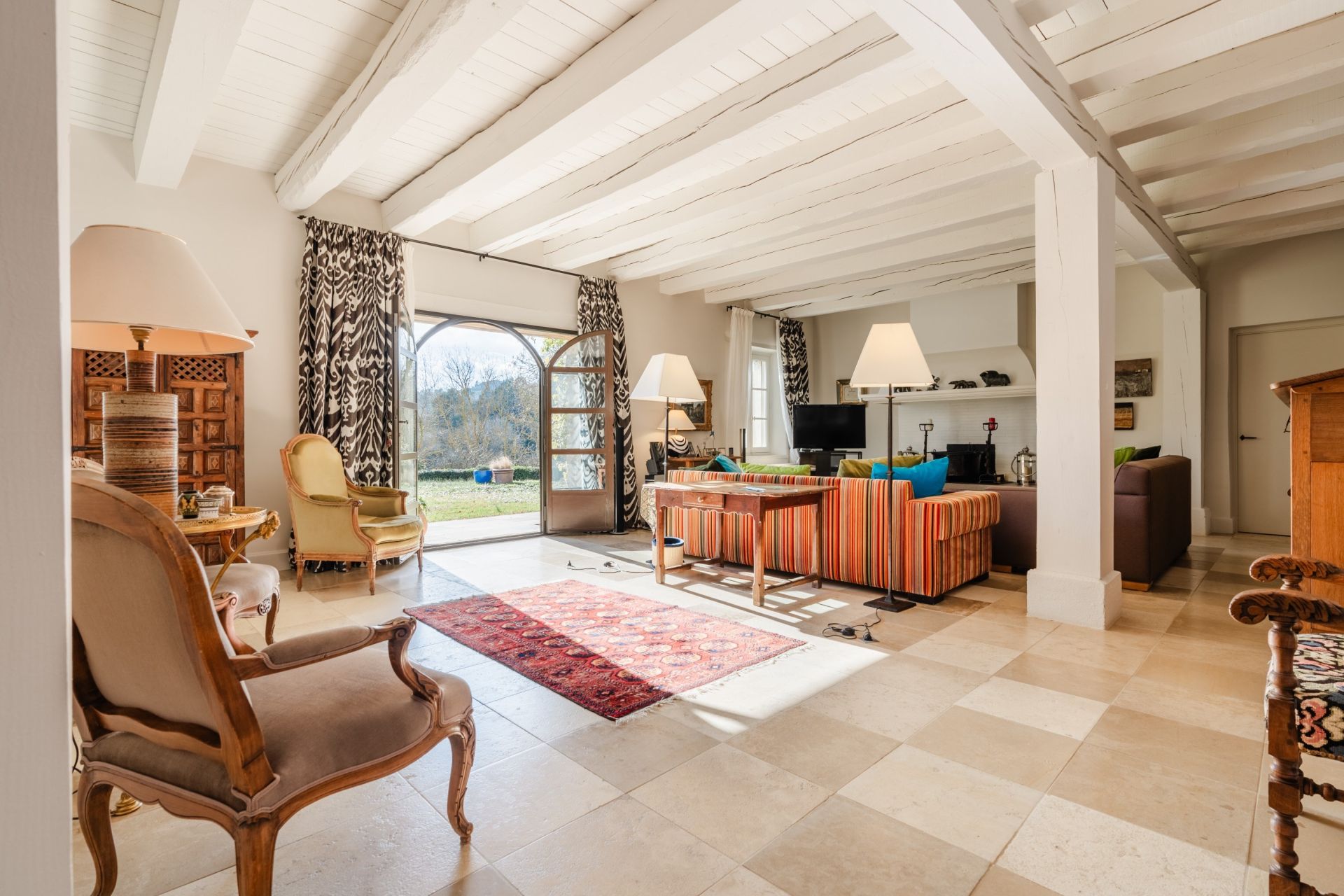 luxury house 10 Rooms for sale on CARCASSONNE (11000)