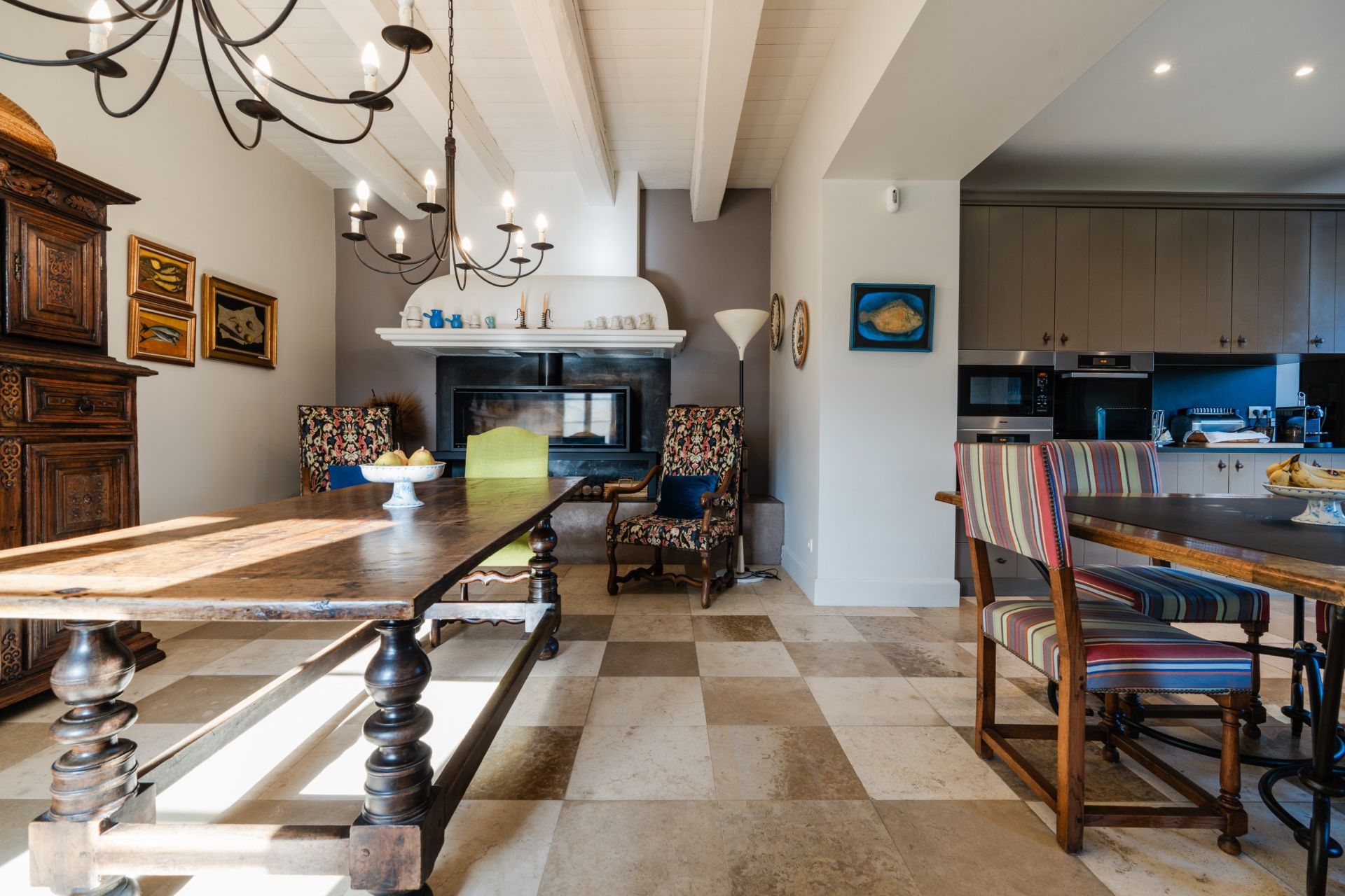 luxury house 10 Rooms for sale on CARCASSONNE (11000)