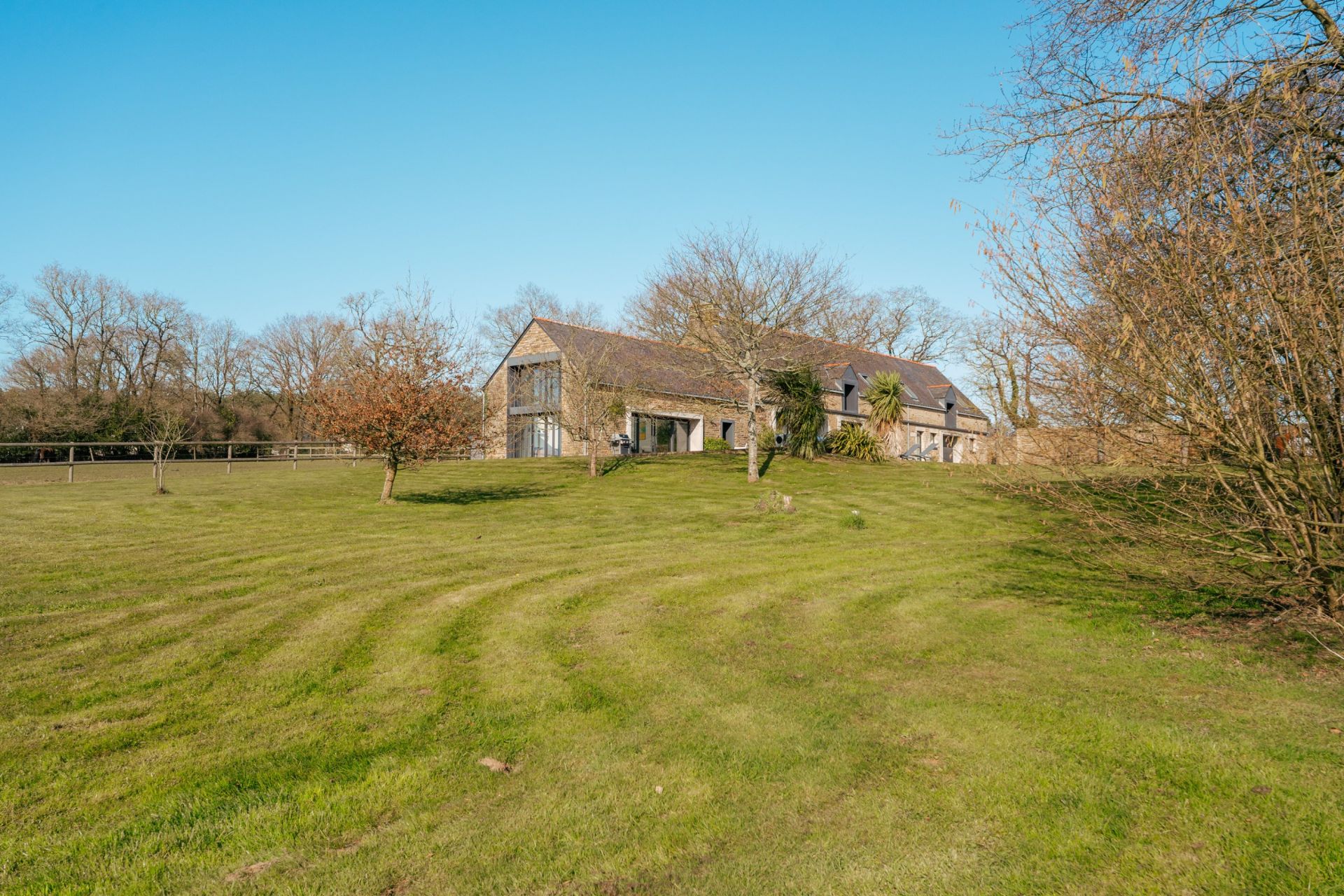 luxury house 9 Rooms for sale on PLAUDREN (56420)