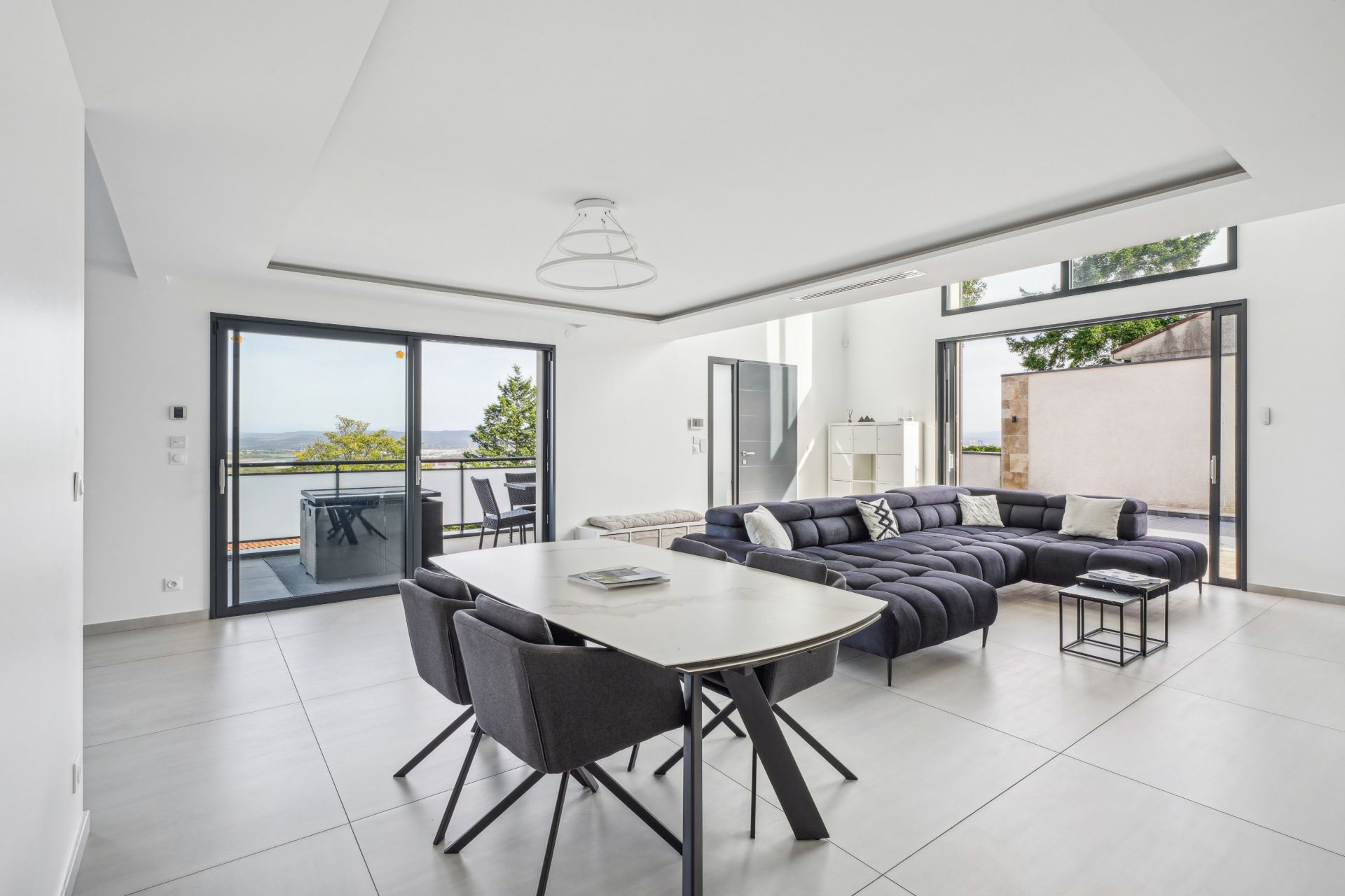 maison de luxe 7 Pièces en vente sur ST LAURENT DE MURE (69720)