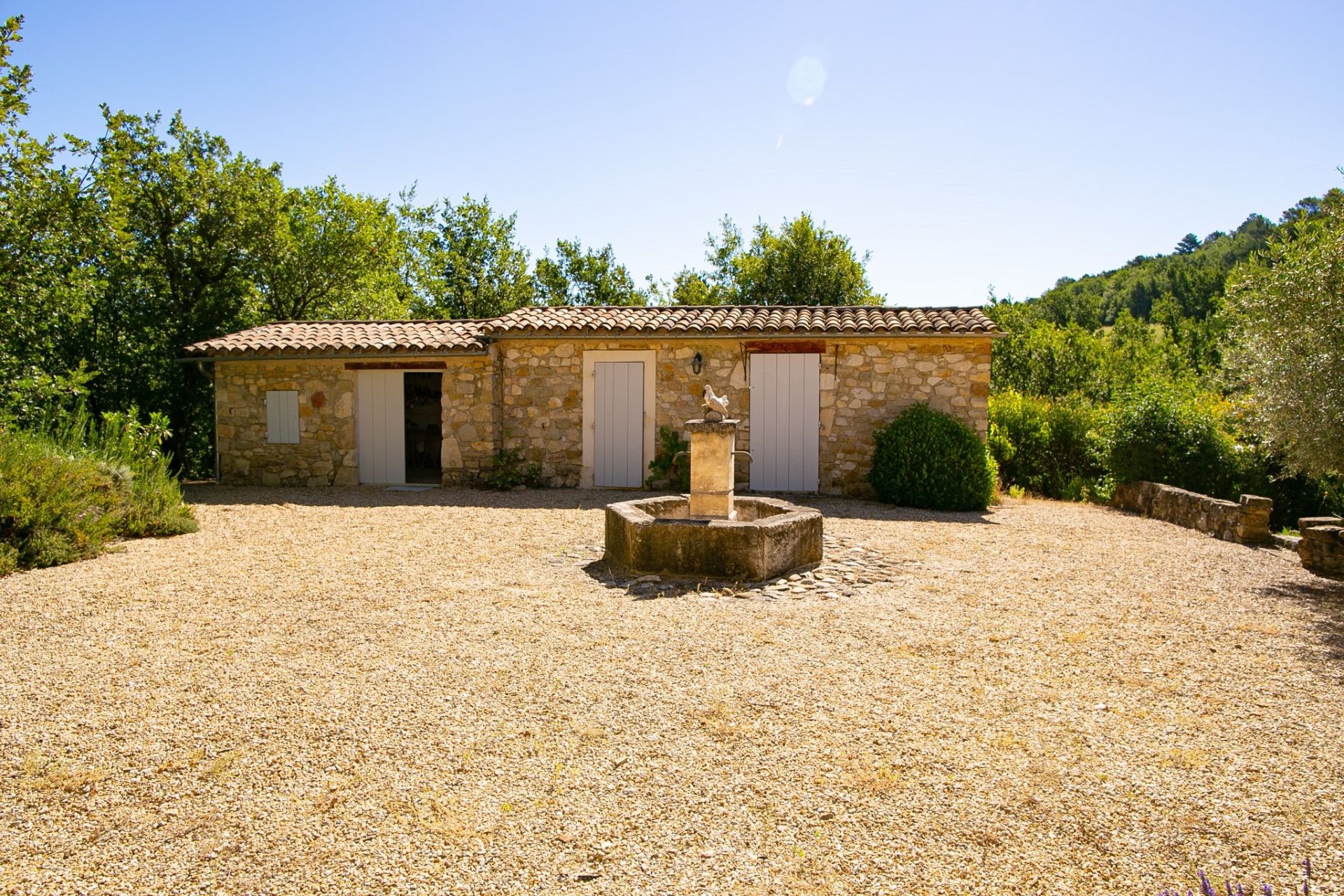 luxury house 15 Rooms for sale on CERESTE (04280)