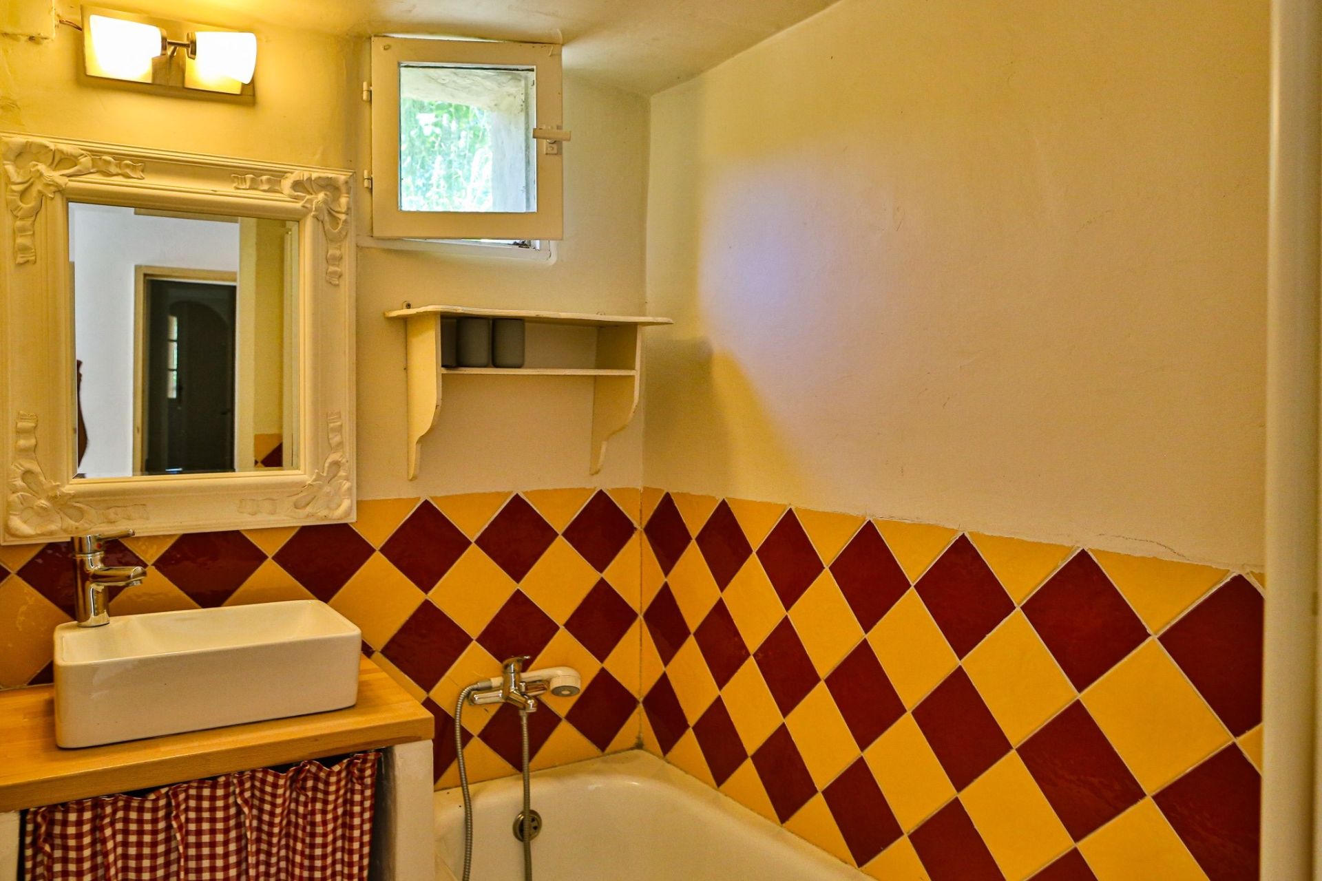 luxury house 15 Rooms for sale on CERESTE (04280)