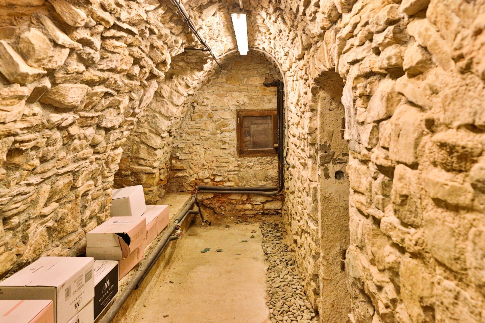 luxury house 15 Rooms for sale on CERESTE (04280)