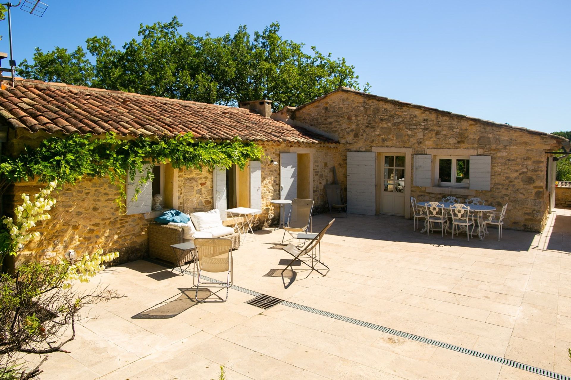 luxury house 15 Rooms for sale on CERESTE (04280)