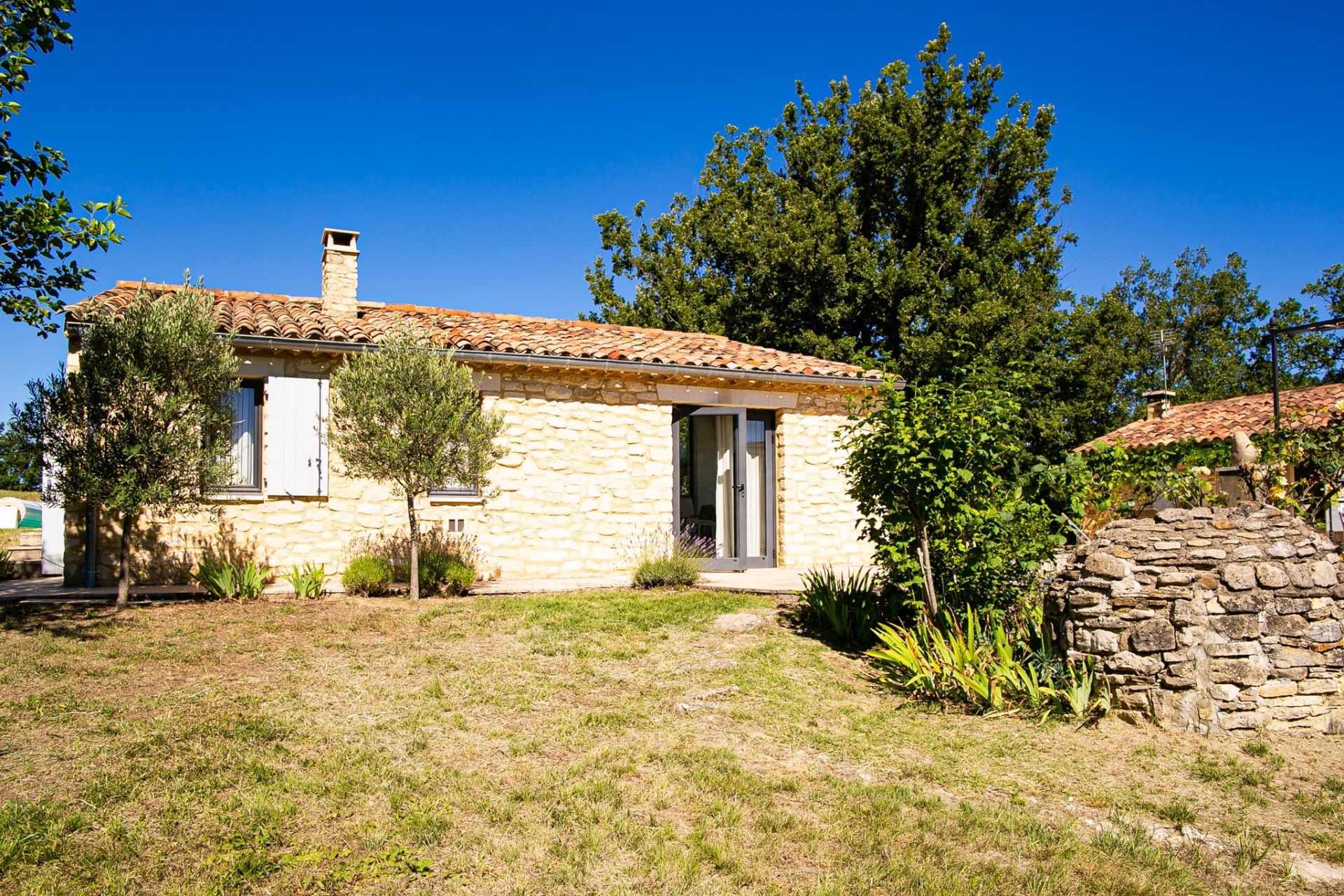 luxury house 15 Rooms for sale on CERESTE (04280)