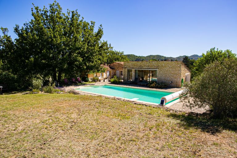 luxury house 15 Rooms for sale on CERESTE (04280)