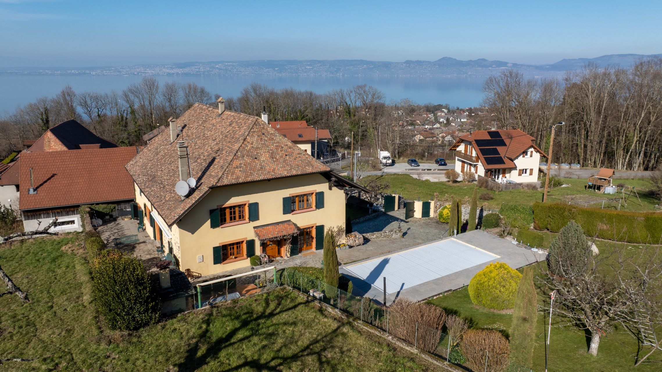 luxury house 11 Rooms for sale on MAXILLY SUR LEMAN (74500)