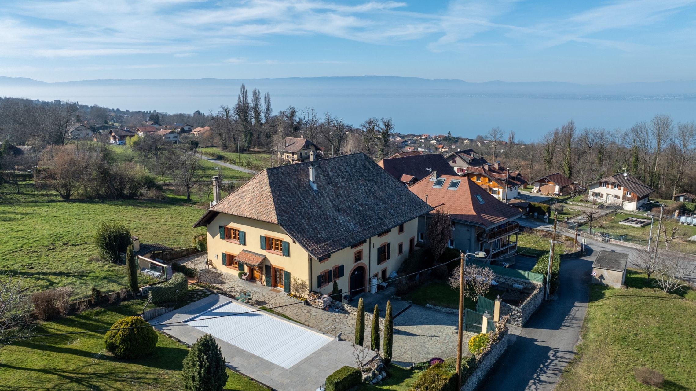 luxury house 11 Rooms for sale on MAXILLY SUR LEMAN (74500)