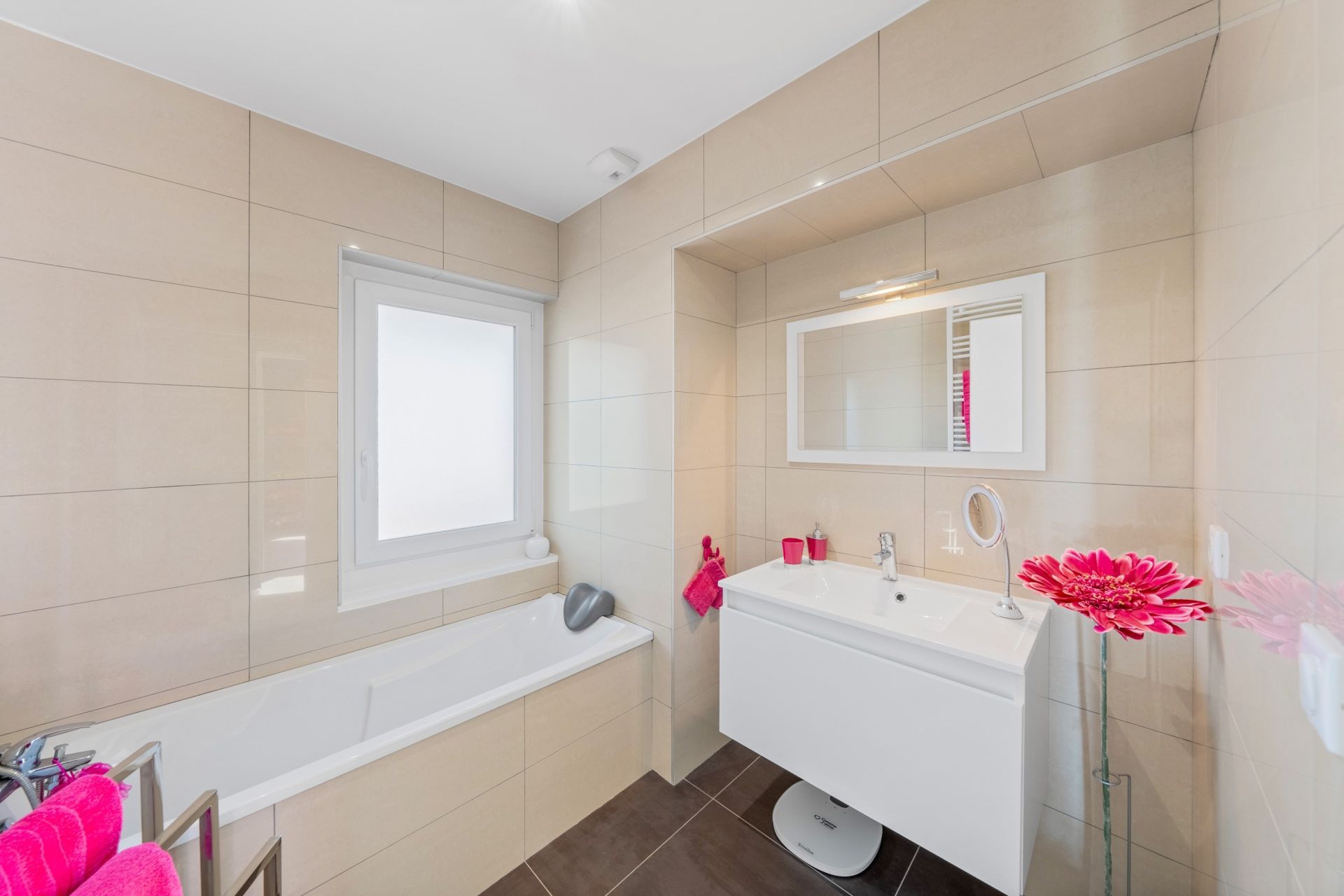 luxury house 6 Rooms for sale on VETRAZ MONTHOUX (74100)