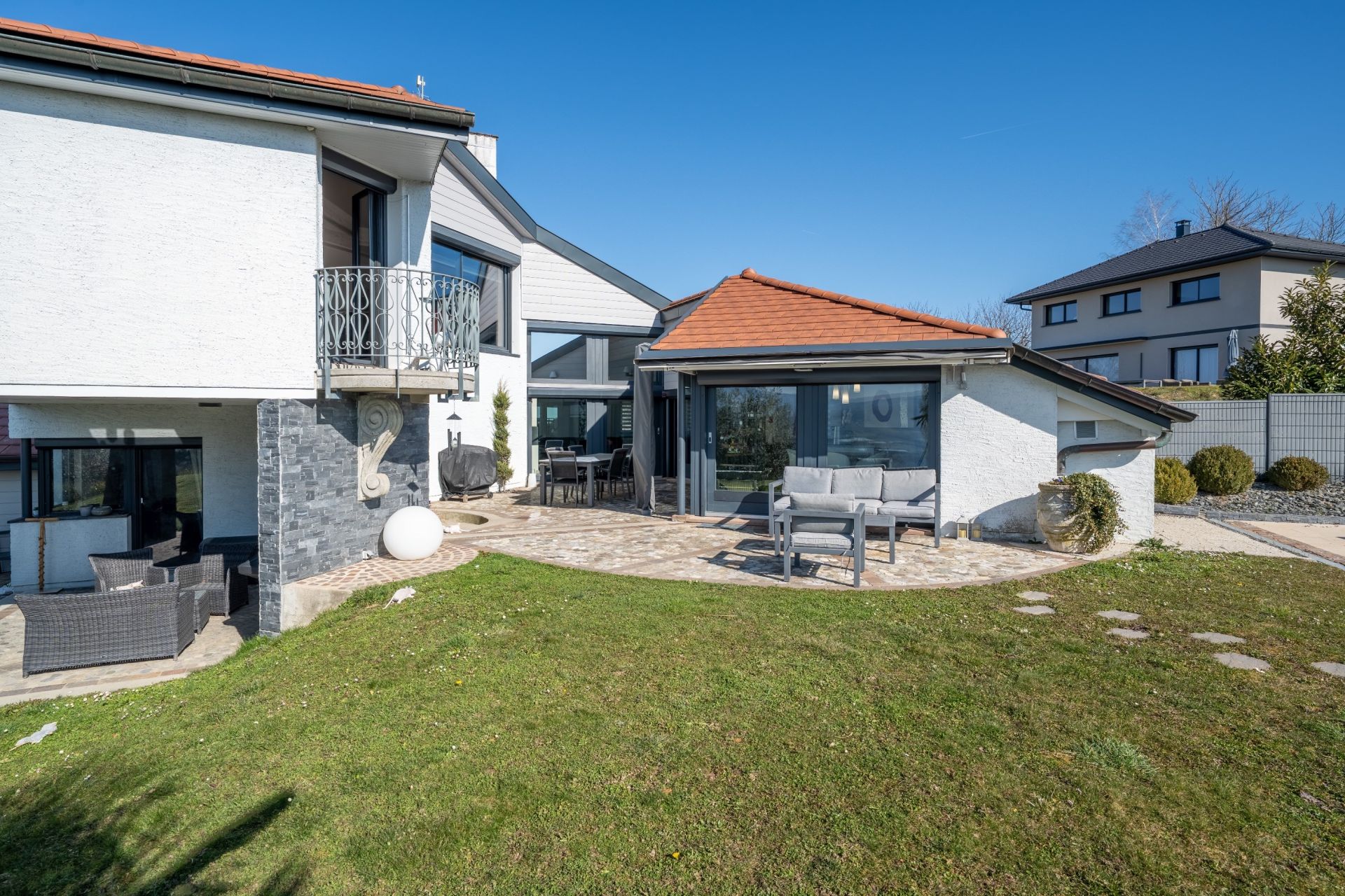 luxury house 6 Rooms for sale on VETRAZ MONTHOUX (74100)