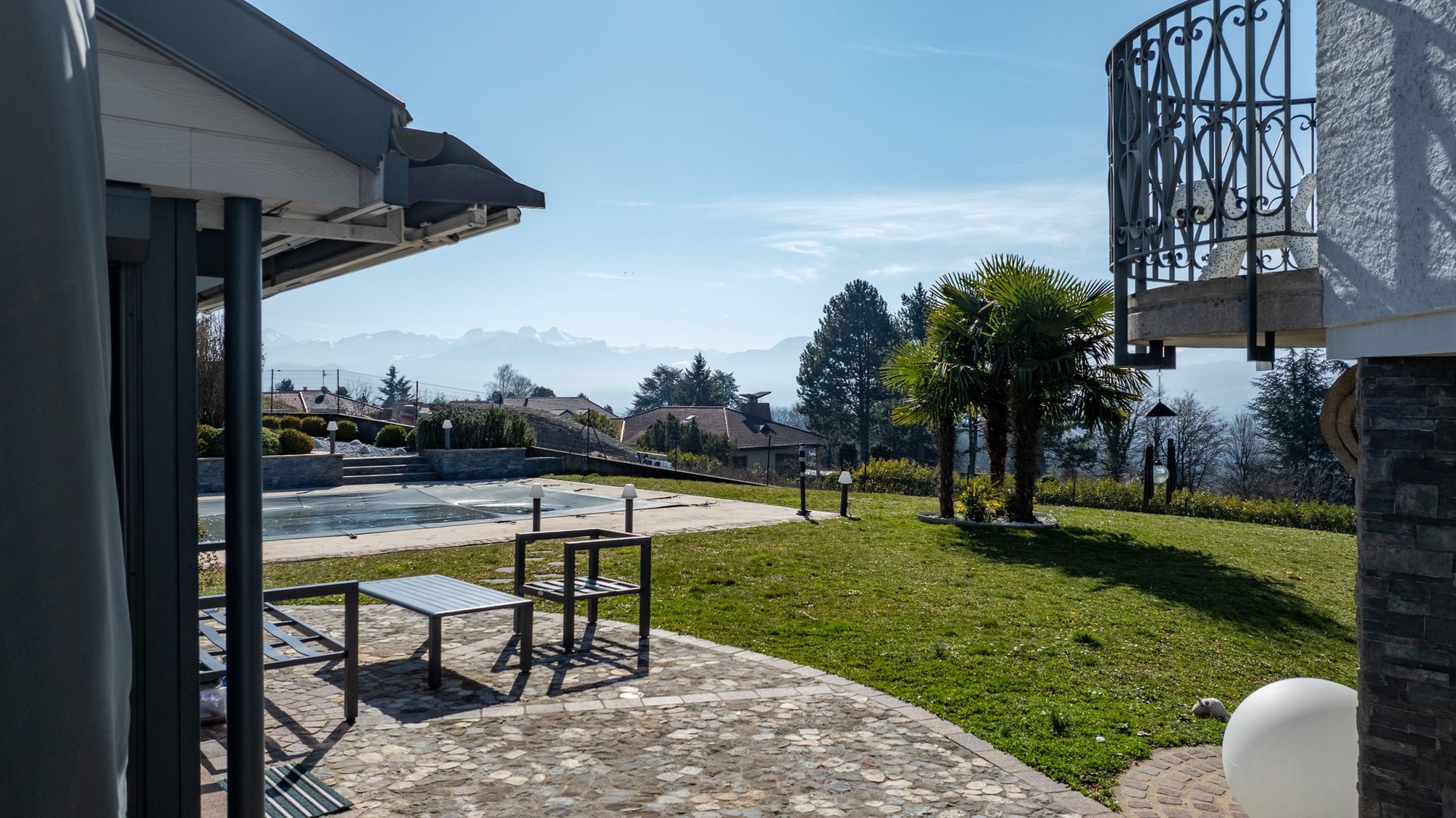 luxury house 6 Rooms for sale on VETRAZ MONTHOUX (74100)