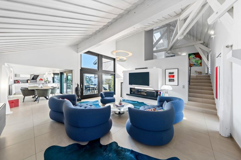 luxury house 6 Rooms for sale on VETRAZ MONTHOUX (74100)