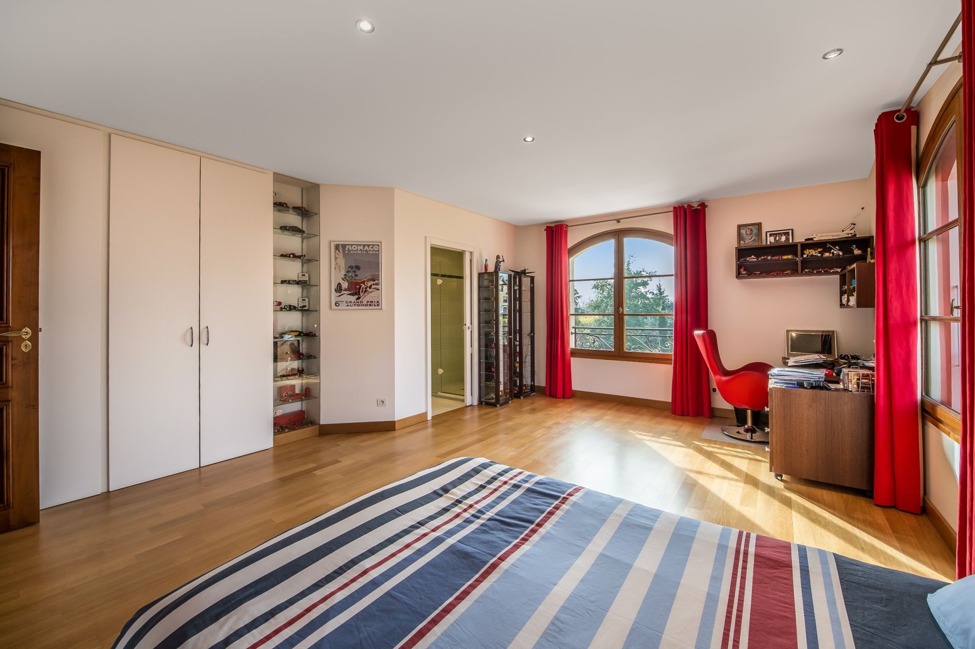 maison de luxe 12 Pièces en vente sur ECHENEVEX (01170)