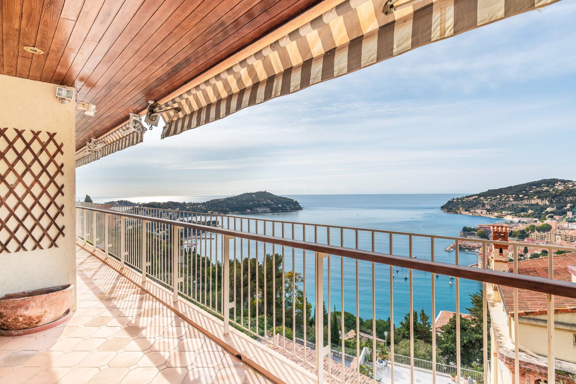 penthouse 4 Pièces en vente sur VILLEFRANCHE SUR MER (06230)