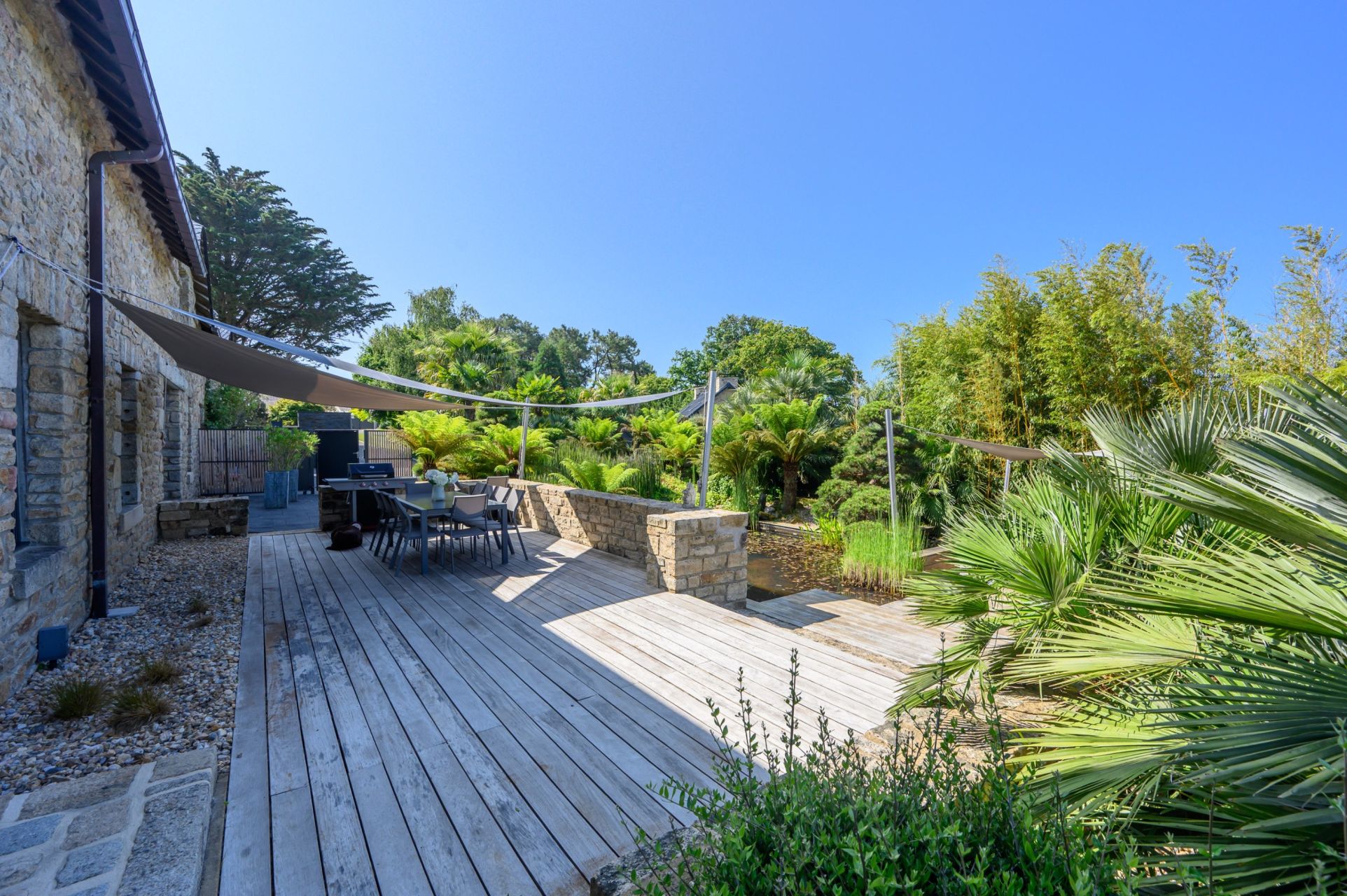 luxury long house 8 Rooms for seasonal rent on BADEN (56870)