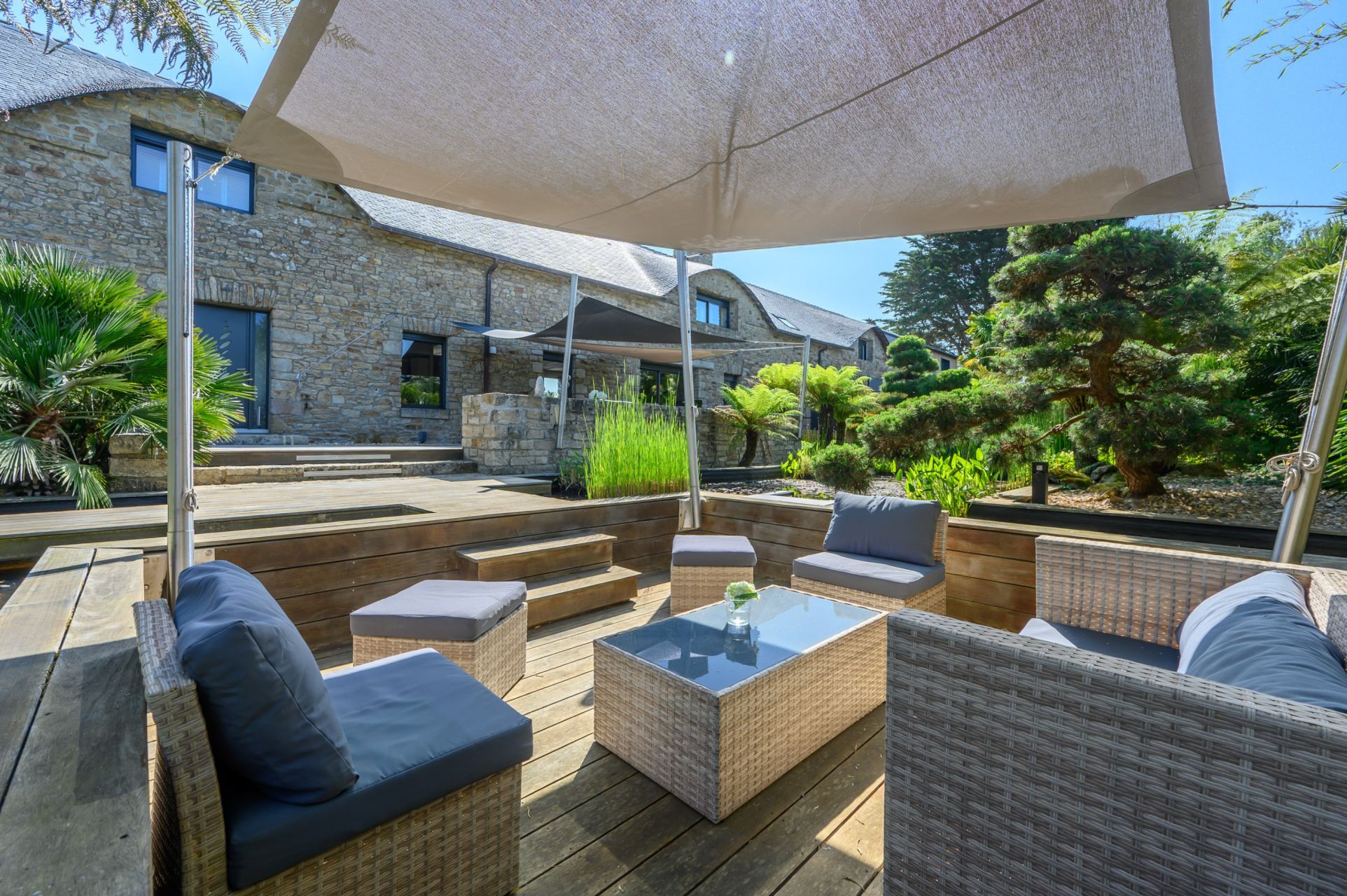 luxury long house 8 Rooms for seasonal rent on BADEN (56870)