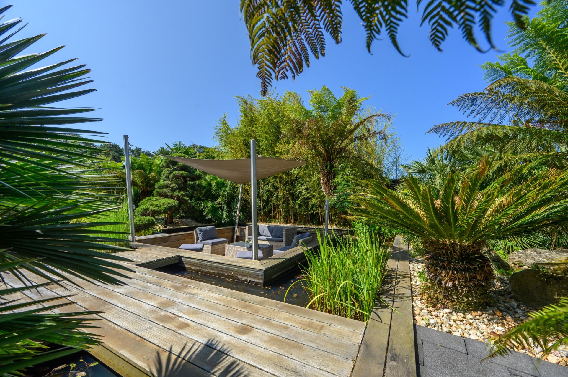 luxury long house 8 Rooms for seasonal rent on BADEN (56870)