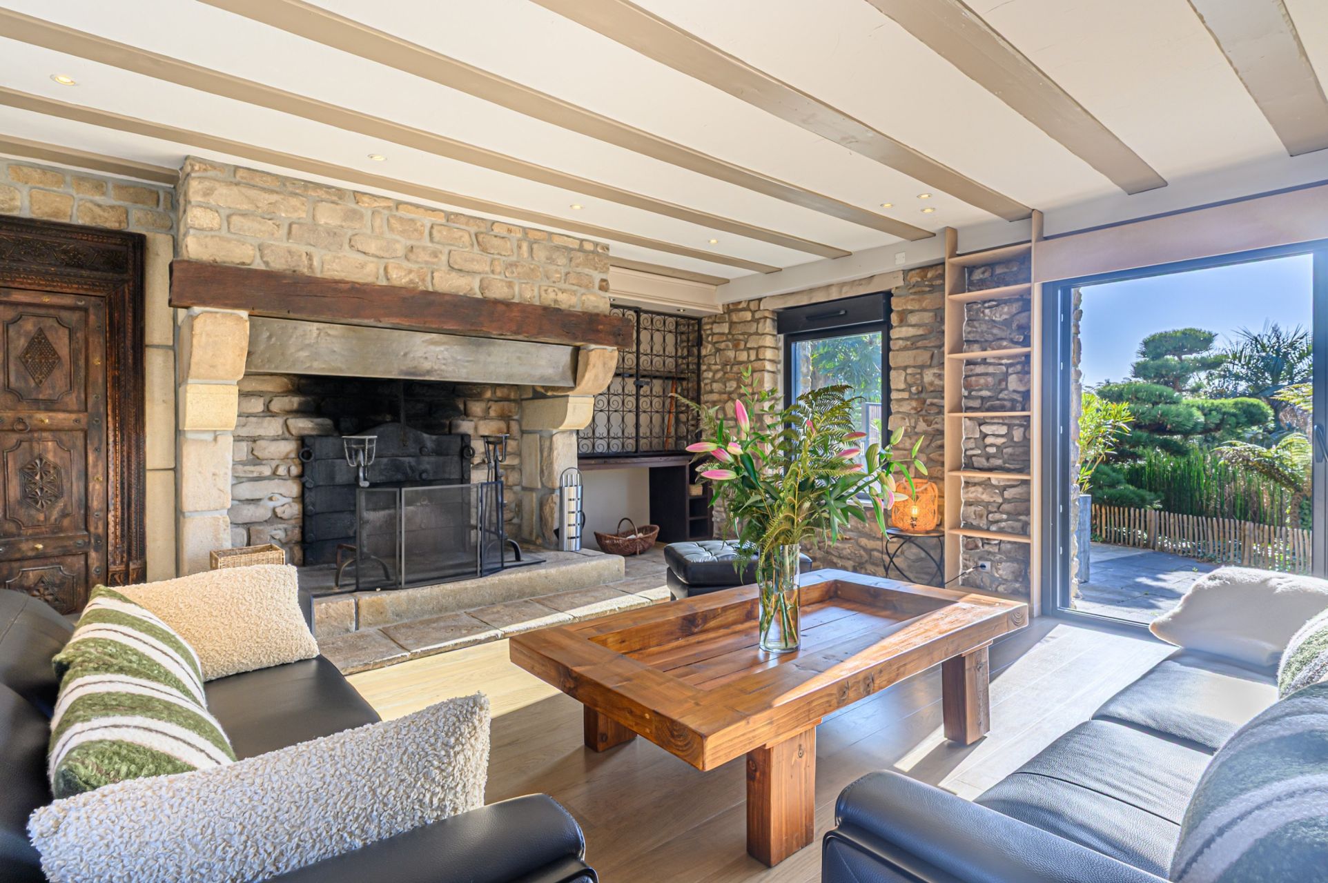 luxury long house 8 Rooms for seasonal rent on BADEN (56870)