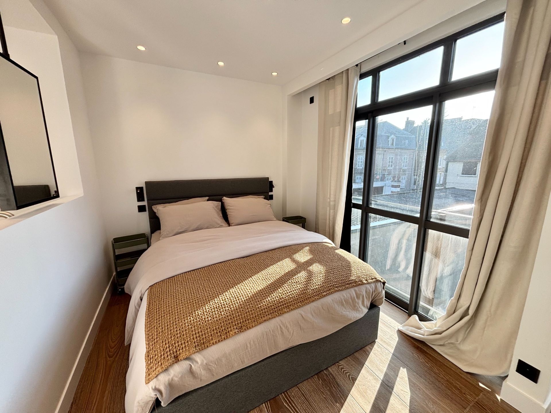 luxury house 9 Rooms for seasonal rent on TROUVILLE SUR MER (14360)