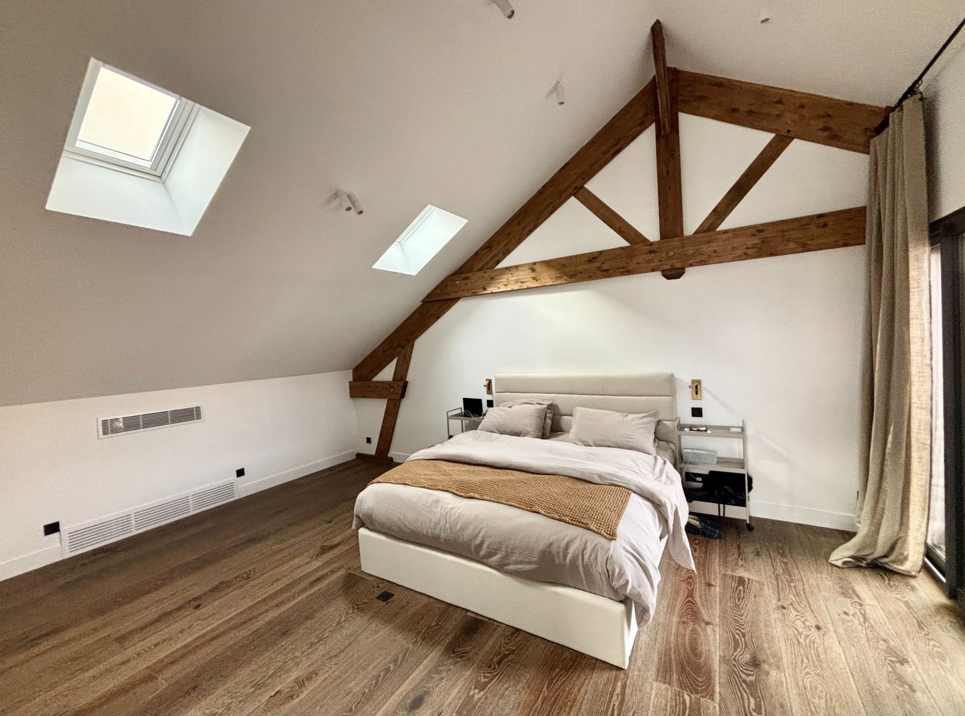 luxury house 9 Rooms for seasonal rent on TROUVILLE SUR MER (14360)