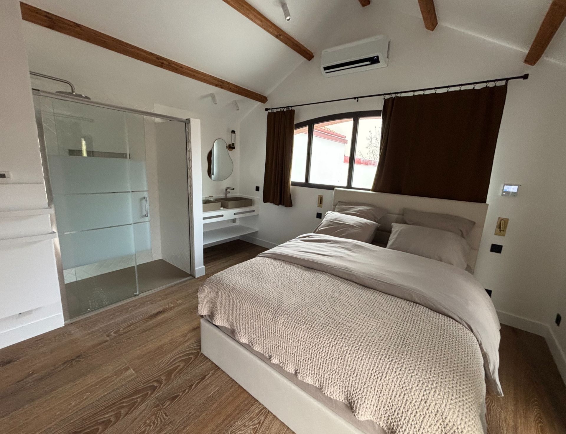 luxury house 9 Rooms for seasonal rent on TROUVILLE SUR MER (14360)