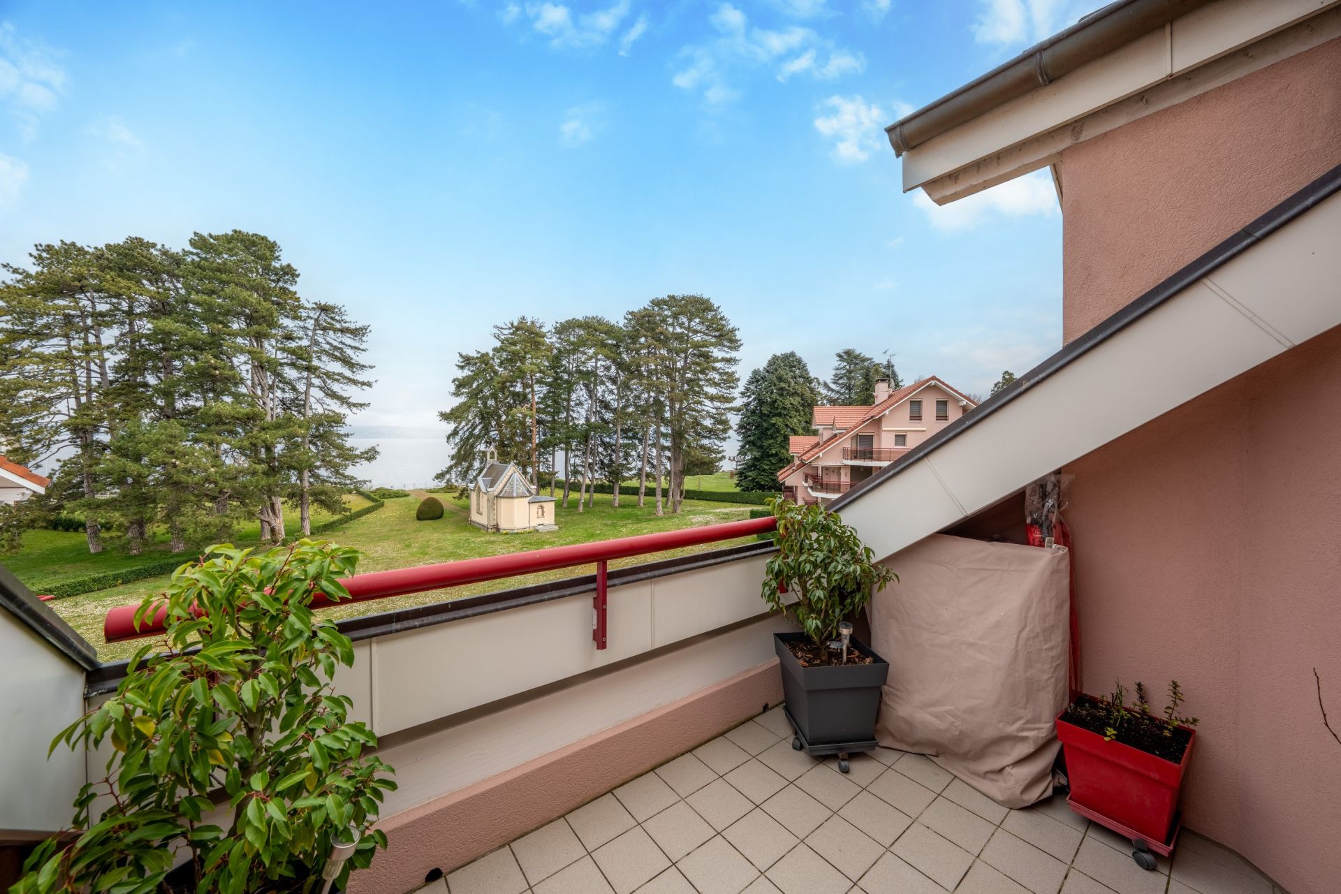 luxury apartment 5 Rooms for sale on AMPHION LES BAINS (74500)