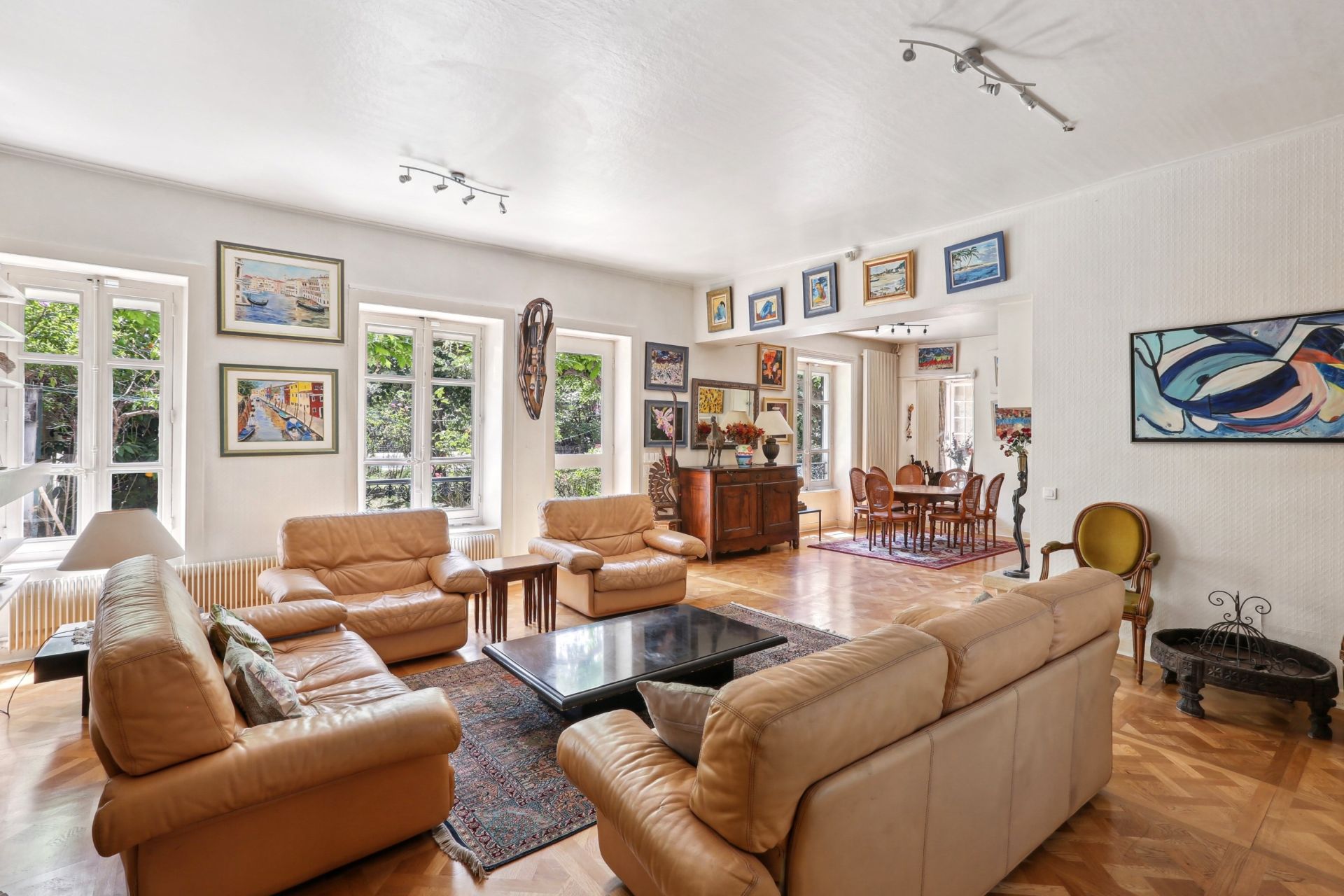 luxury house 9 Rooms for sale on LYON (69003)