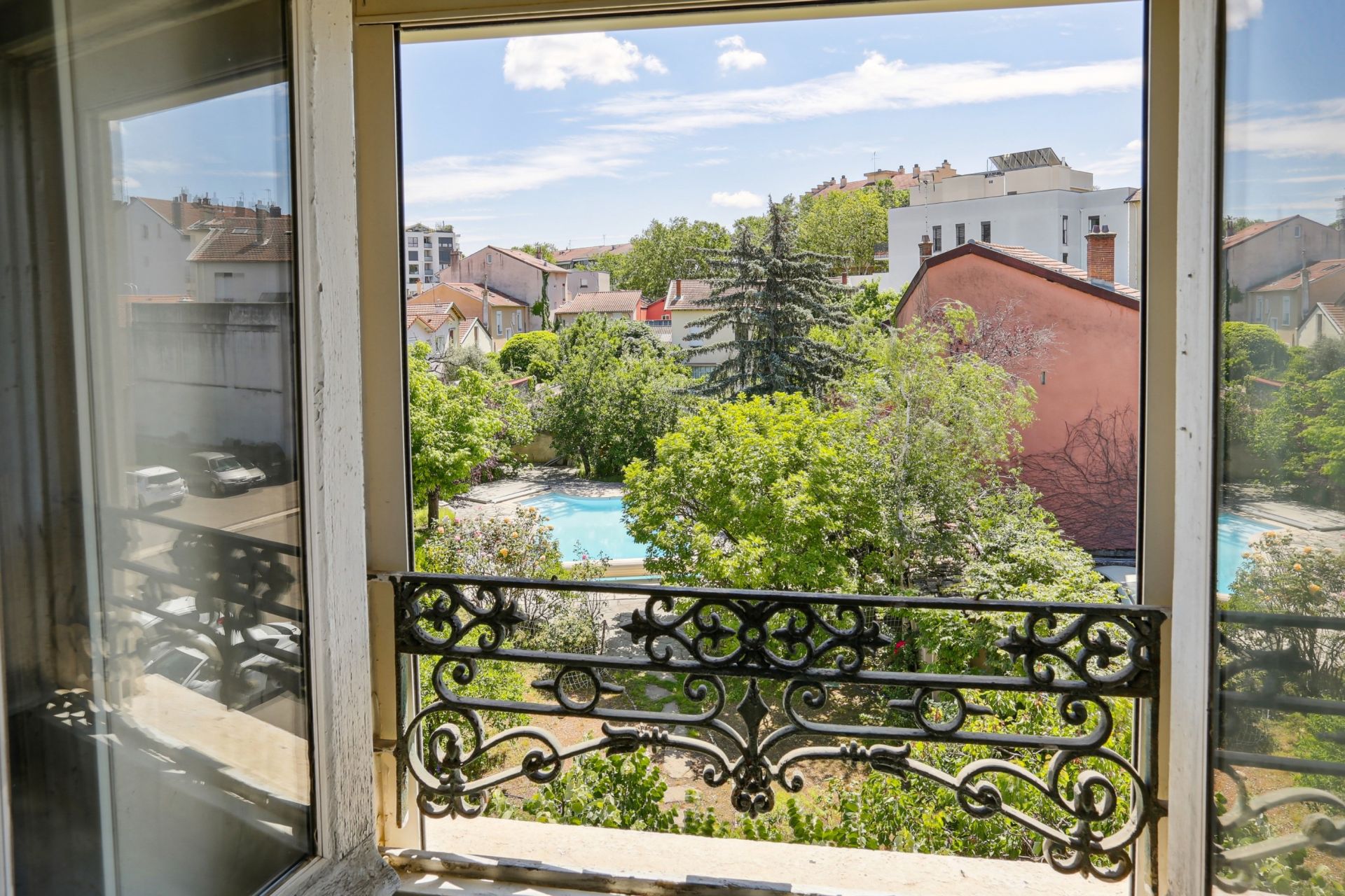 luxury house 9 Rooms for sale on LYON (69003)
