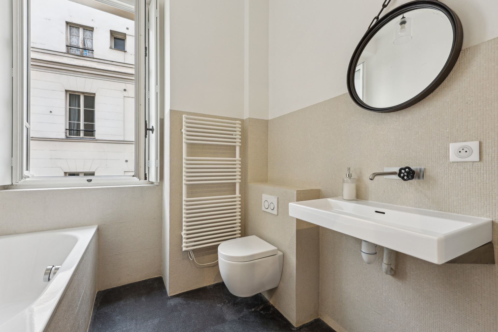 luxury apartment 2 Rooms for sale on PARIS (75004)