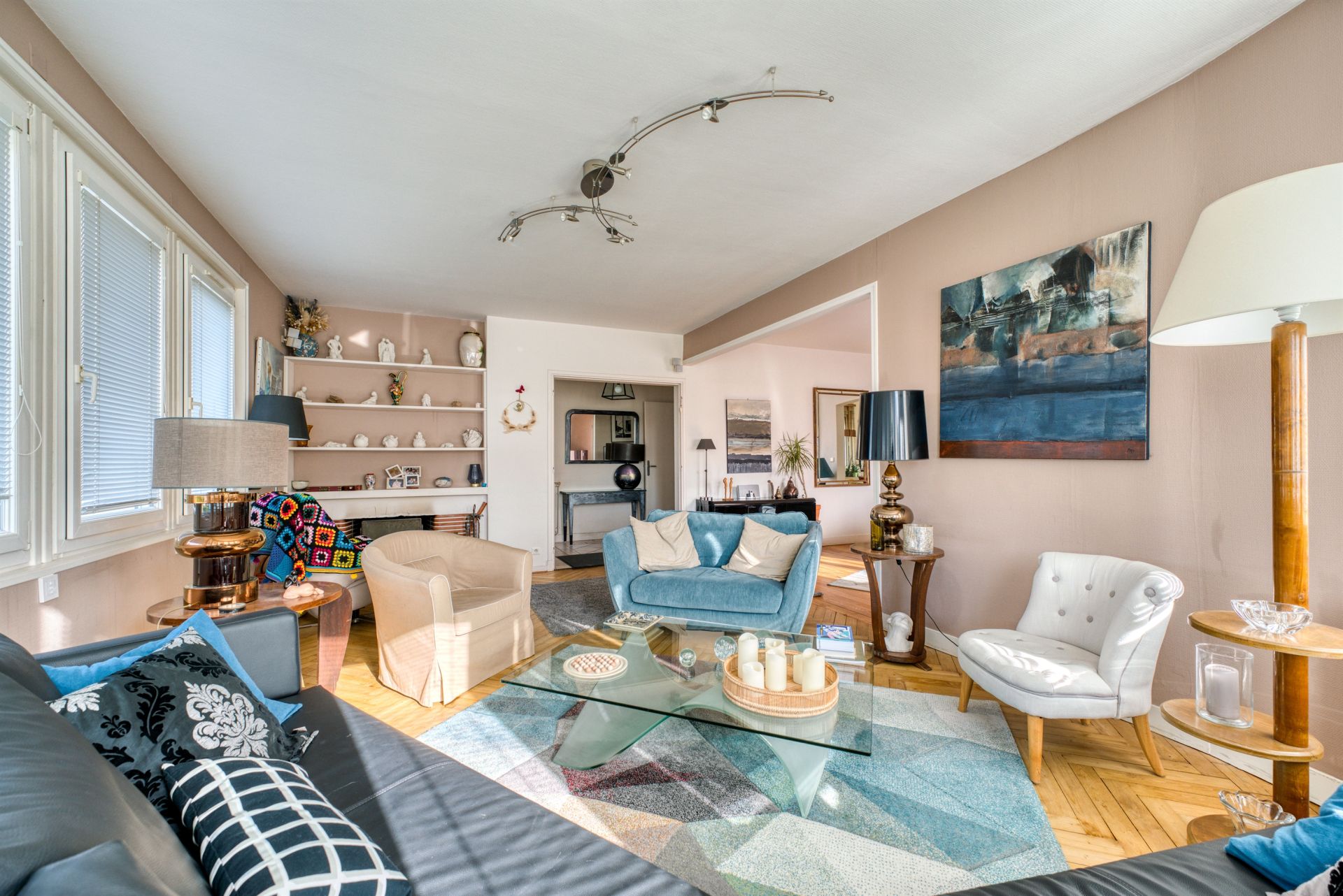 luxury house 9 Rooms for sale on ROYAN (17200)