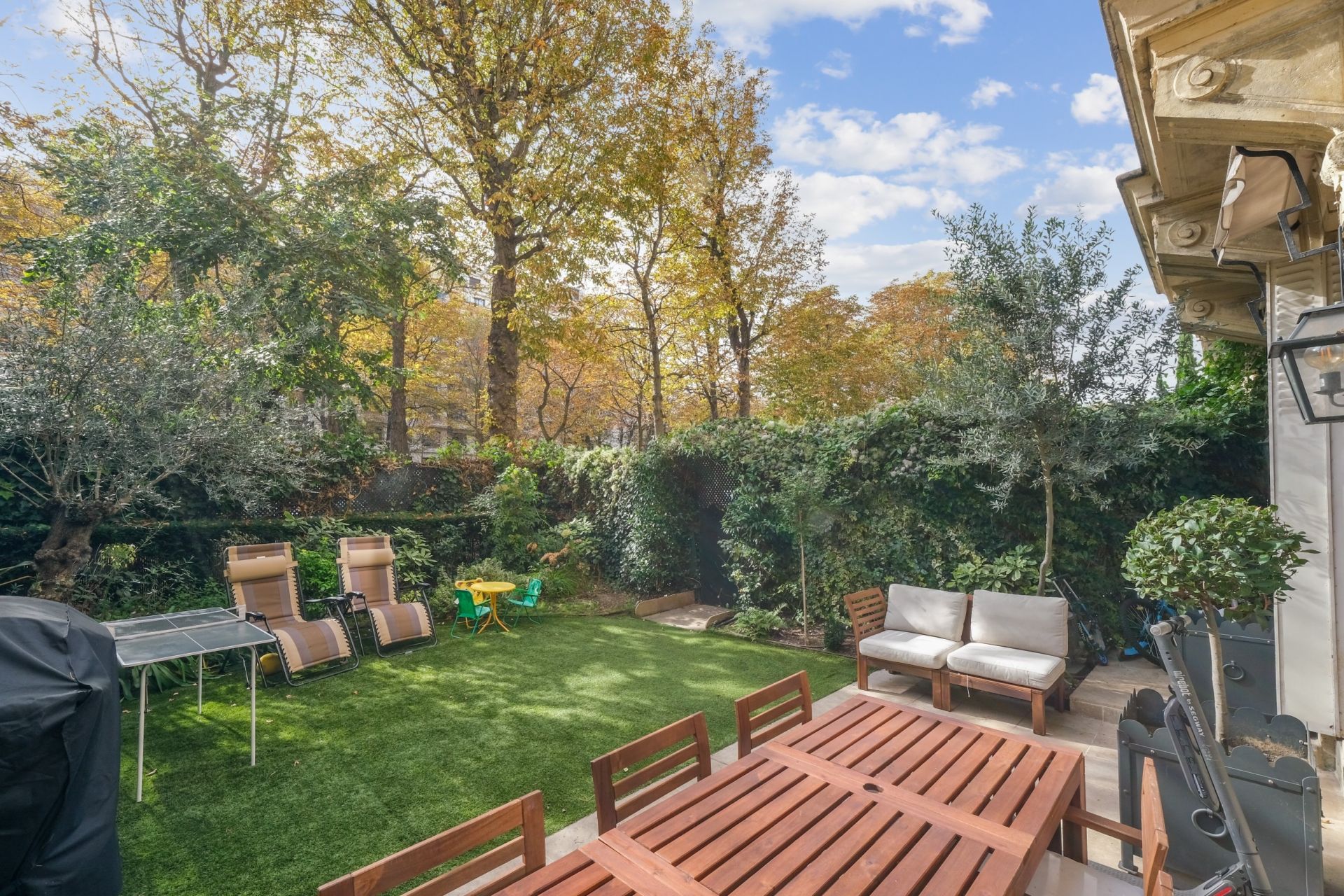 luxury apartment 6 Rooms for sale on PARIS (75016)