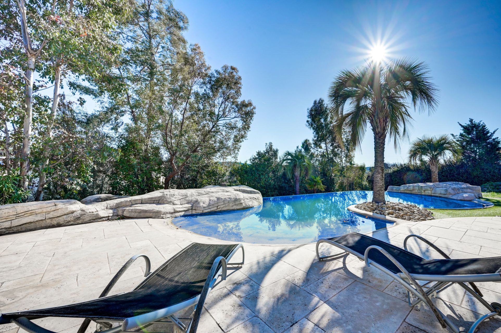 luxury house 6 Rooms for sale on AIX EN PROVENCE (13100)