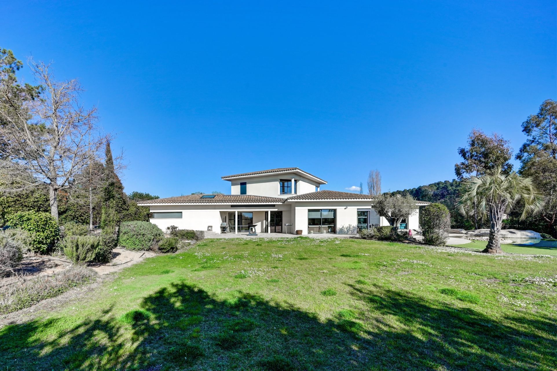 luxury house 6 Rooms for sale on AIX EN PROVENCE (13100)