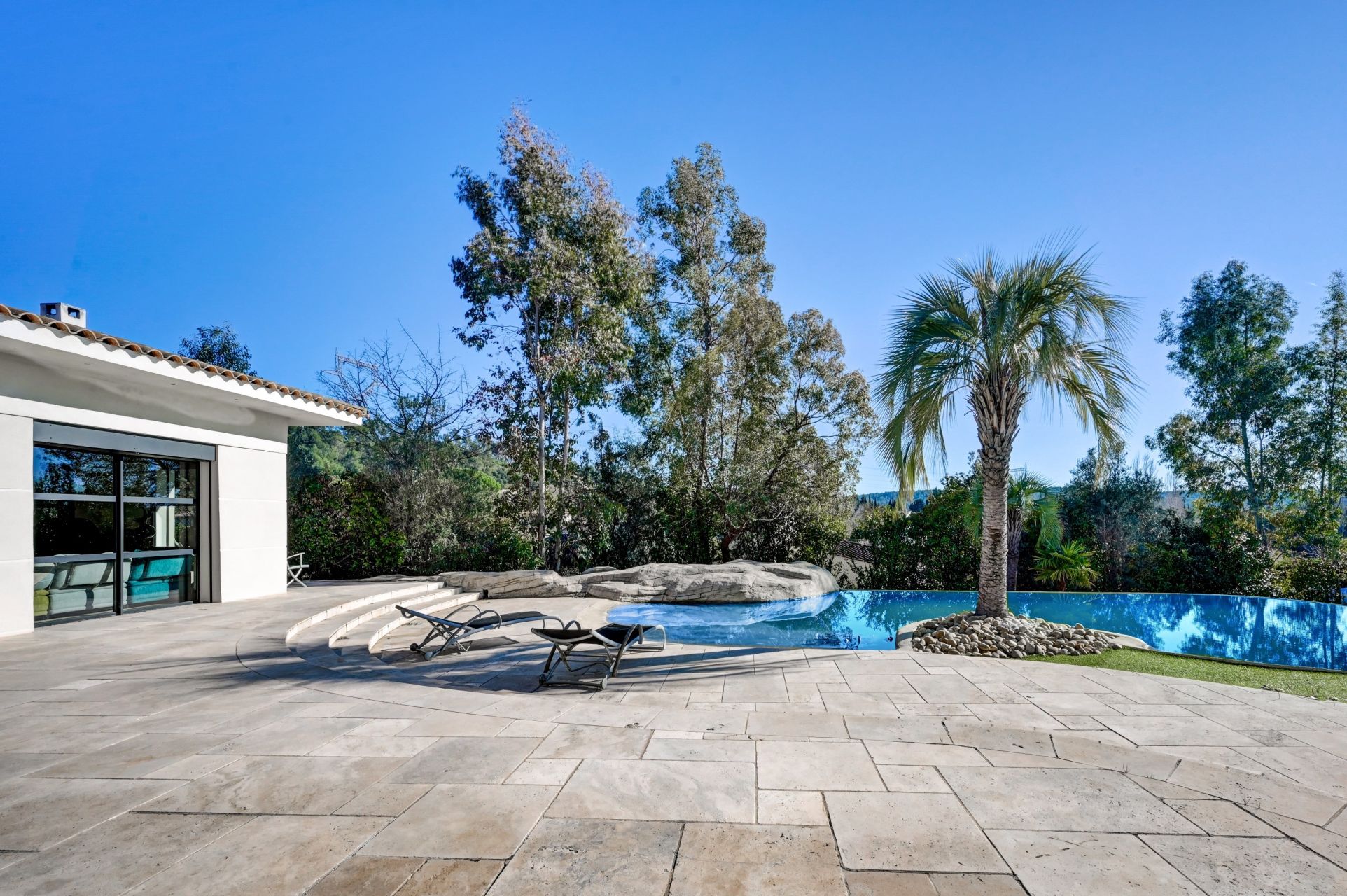 luxury house 6 Rooms for sale on AIX EN PROVENCE (13100)