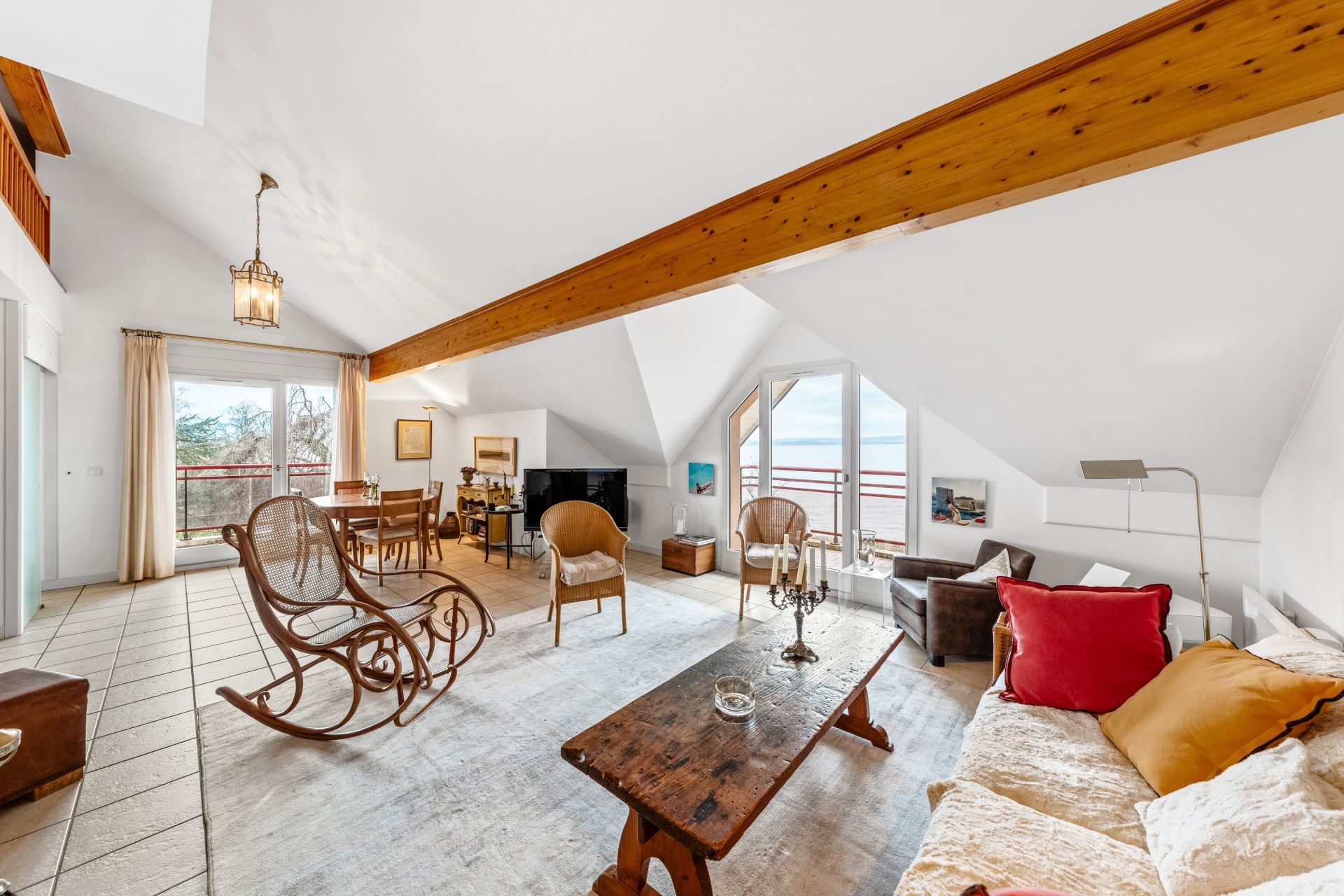 luxury apartment 4 Rooms for sale on PUBLIER (74500)