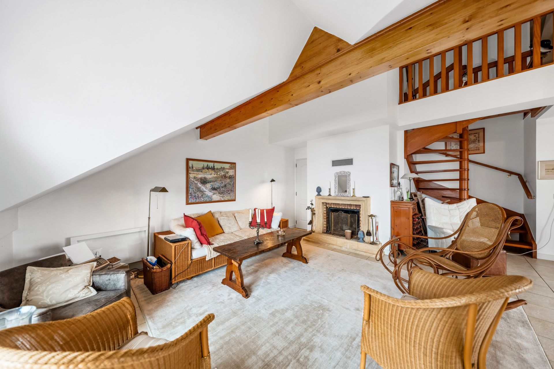 luxury apartment 4 Rooms for sale on PUBLIER (74500)