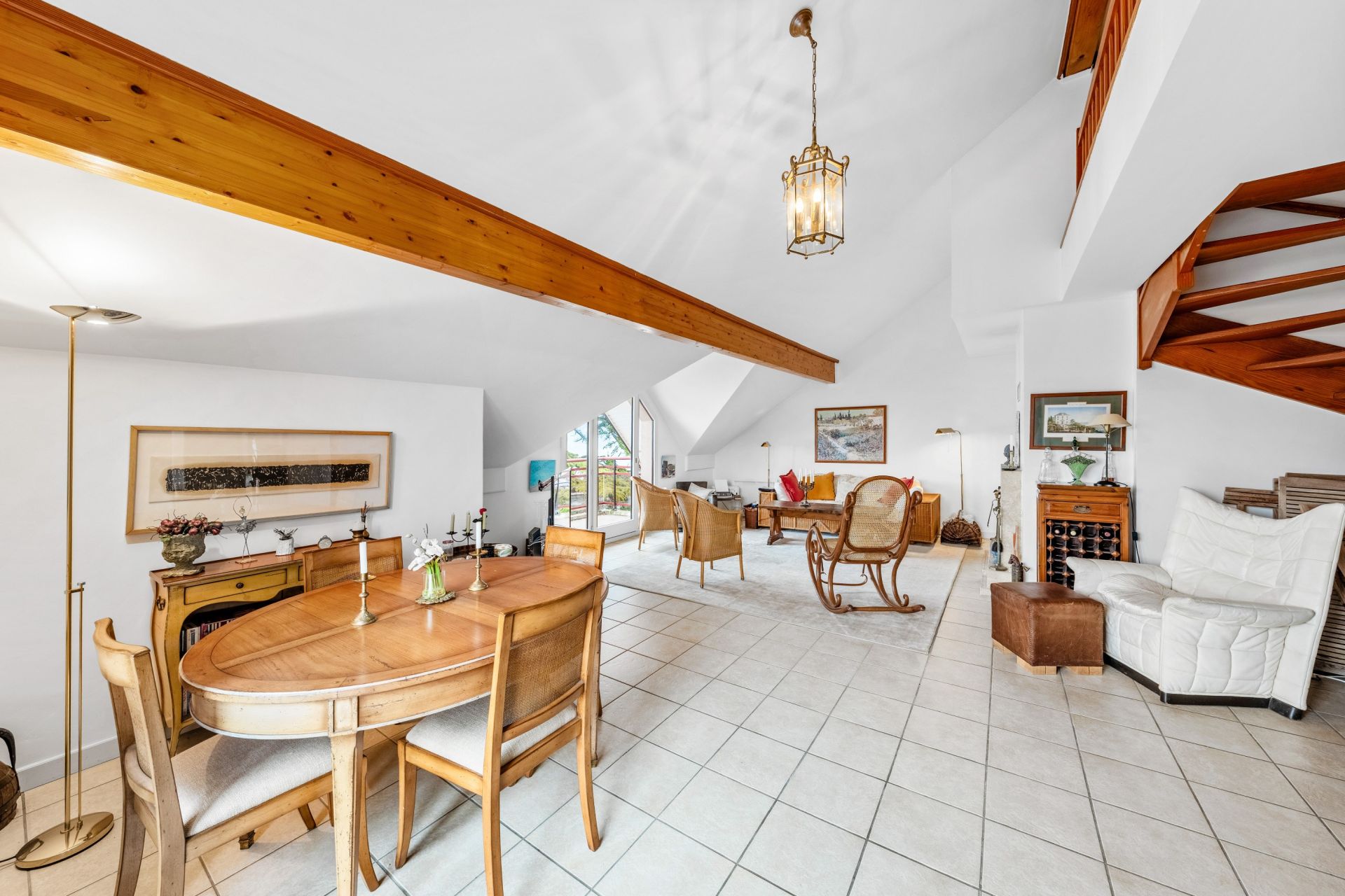 luxury apartment 4 Rooms for sale on PUBLIER (74500)