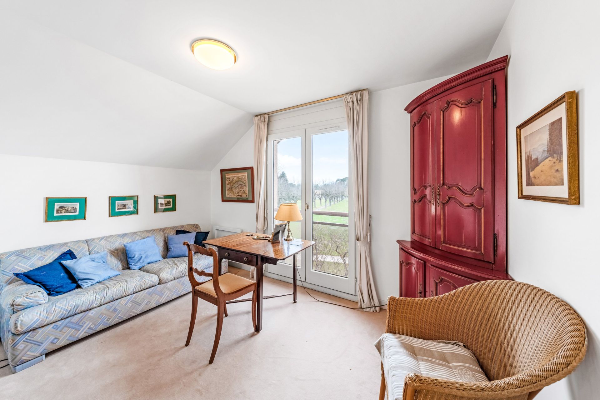 luxury apartment 4 Rooms for sale on PUBLIER (74500)