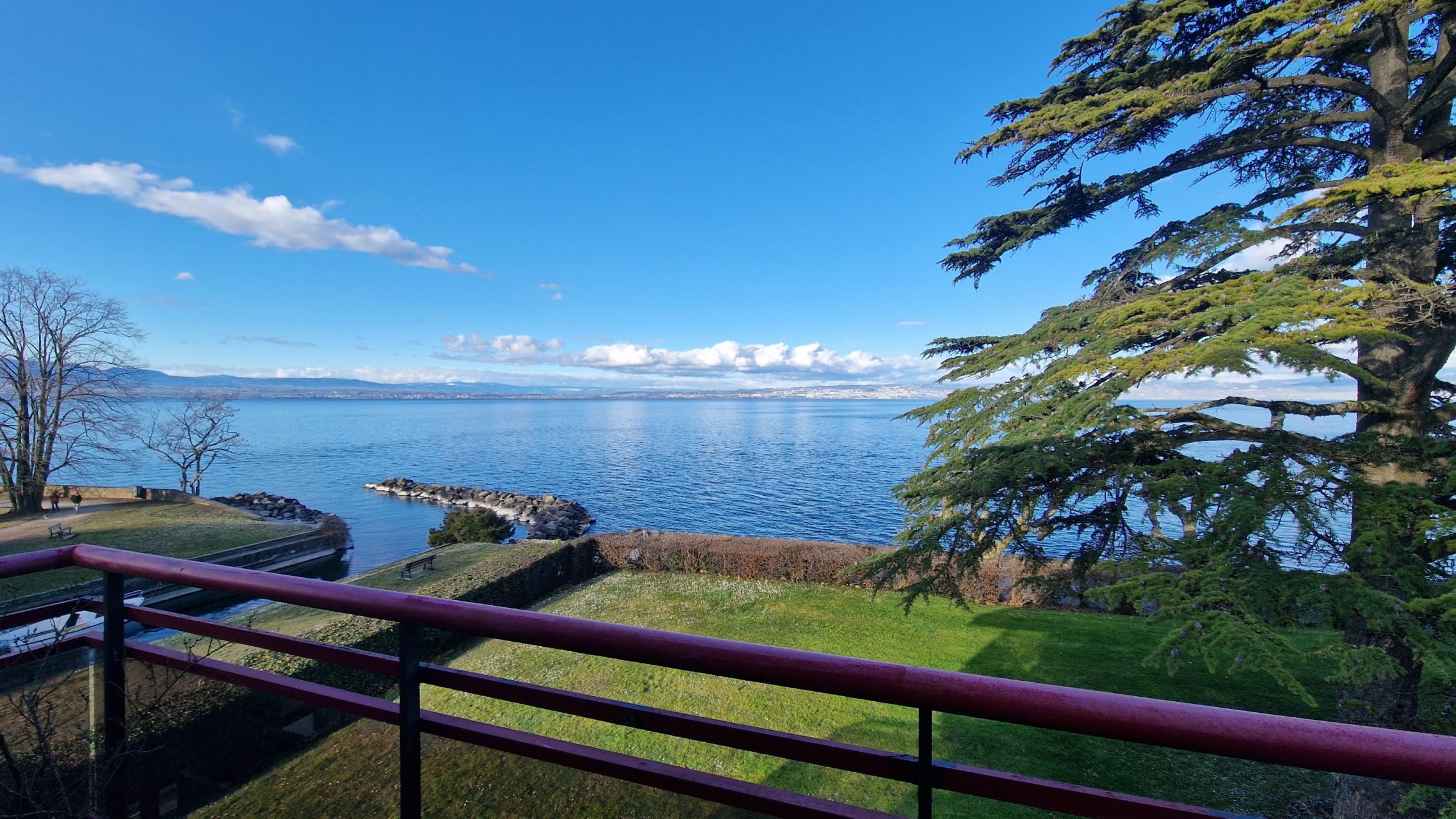 luxury apartment 4 Rooms for sale on PUBLIER (74500)