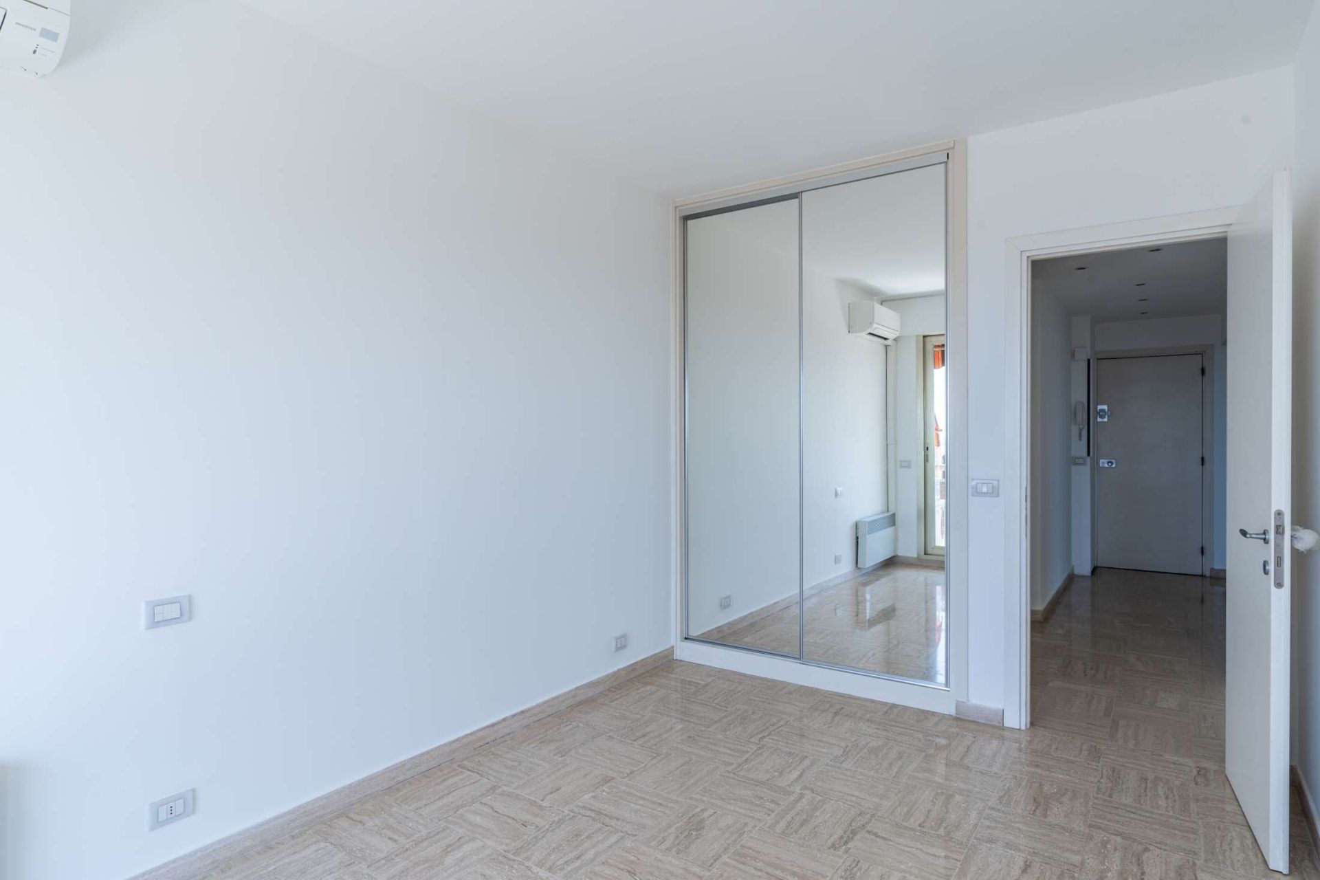 luxury apartment 2 Rooms for sale on MONACO (98000)