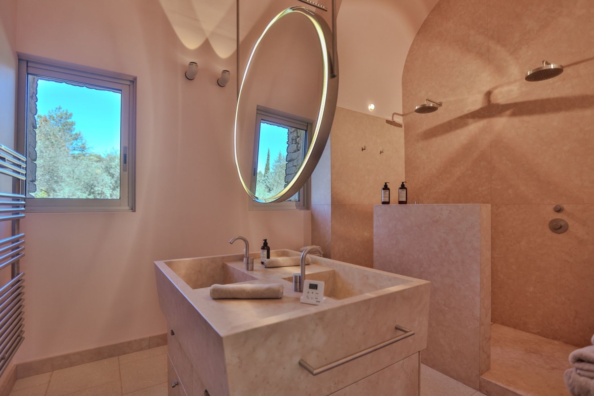 propriété de luxe 15 Pièces en vente sur MENERBES (84560)