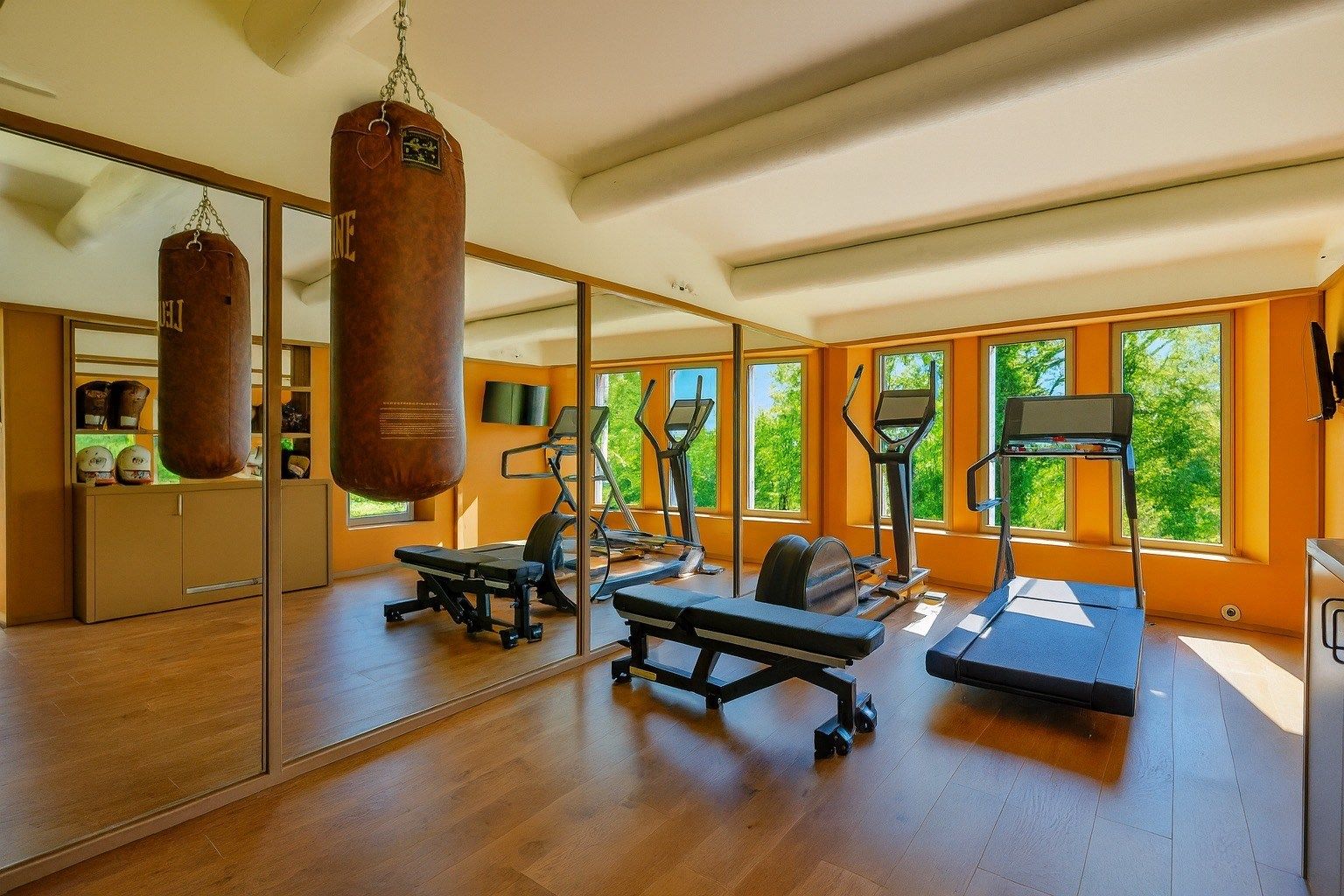 luxury property 15 Rooms for sale on MENERBES (84560)