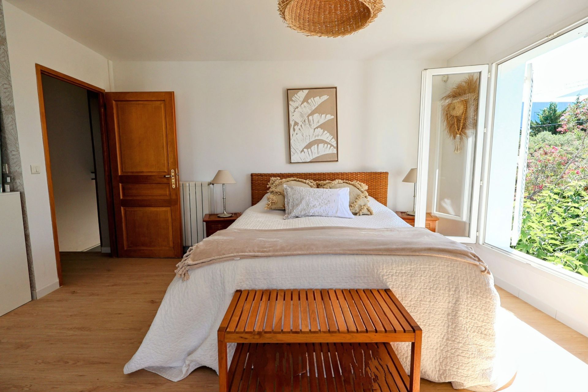 luxury house 9 Rooms for sale on MONTPELLIER (34000)