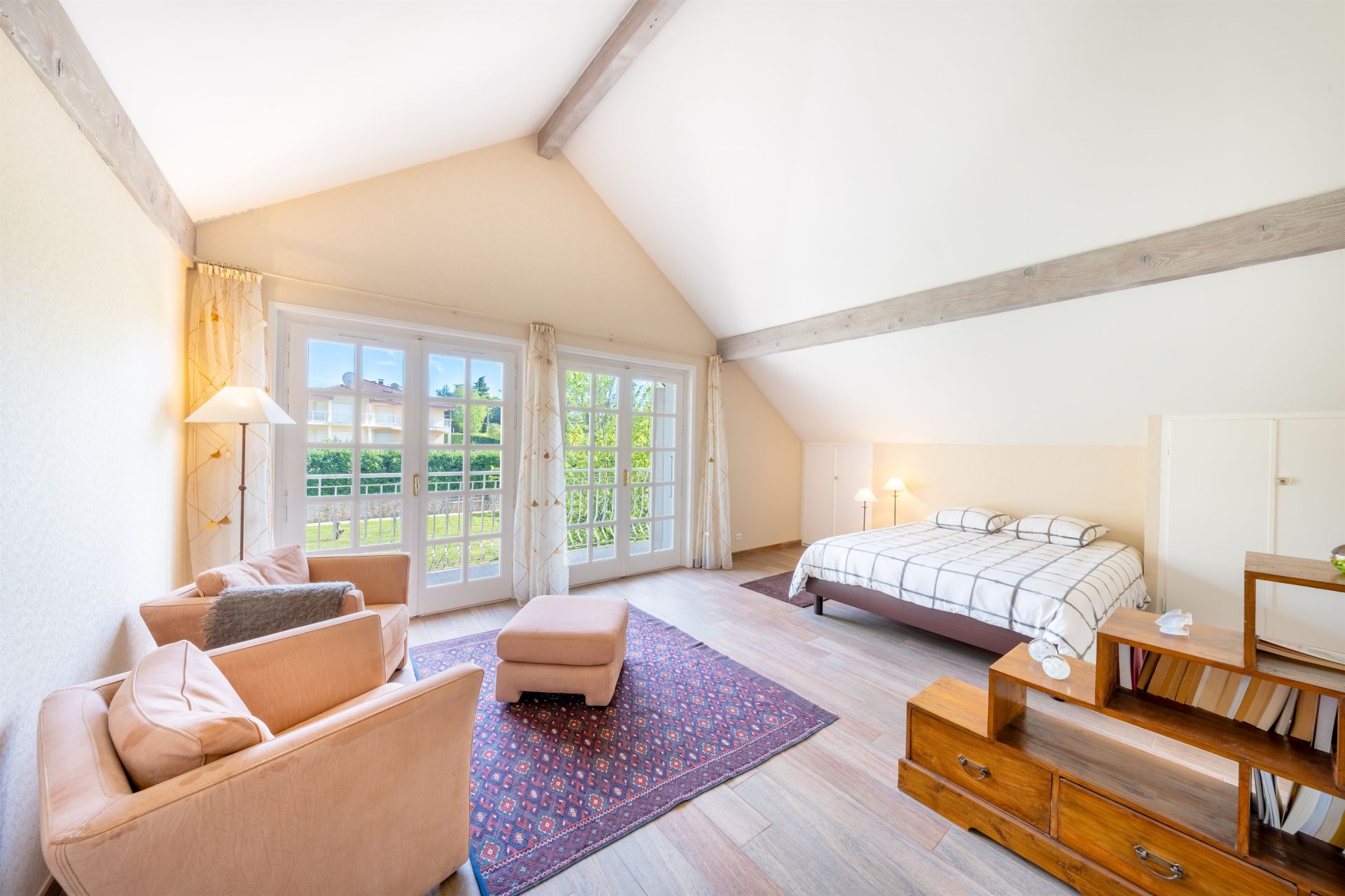 luxury house 8 Rooms for sale on CHENS SUR LEMAN (74140)