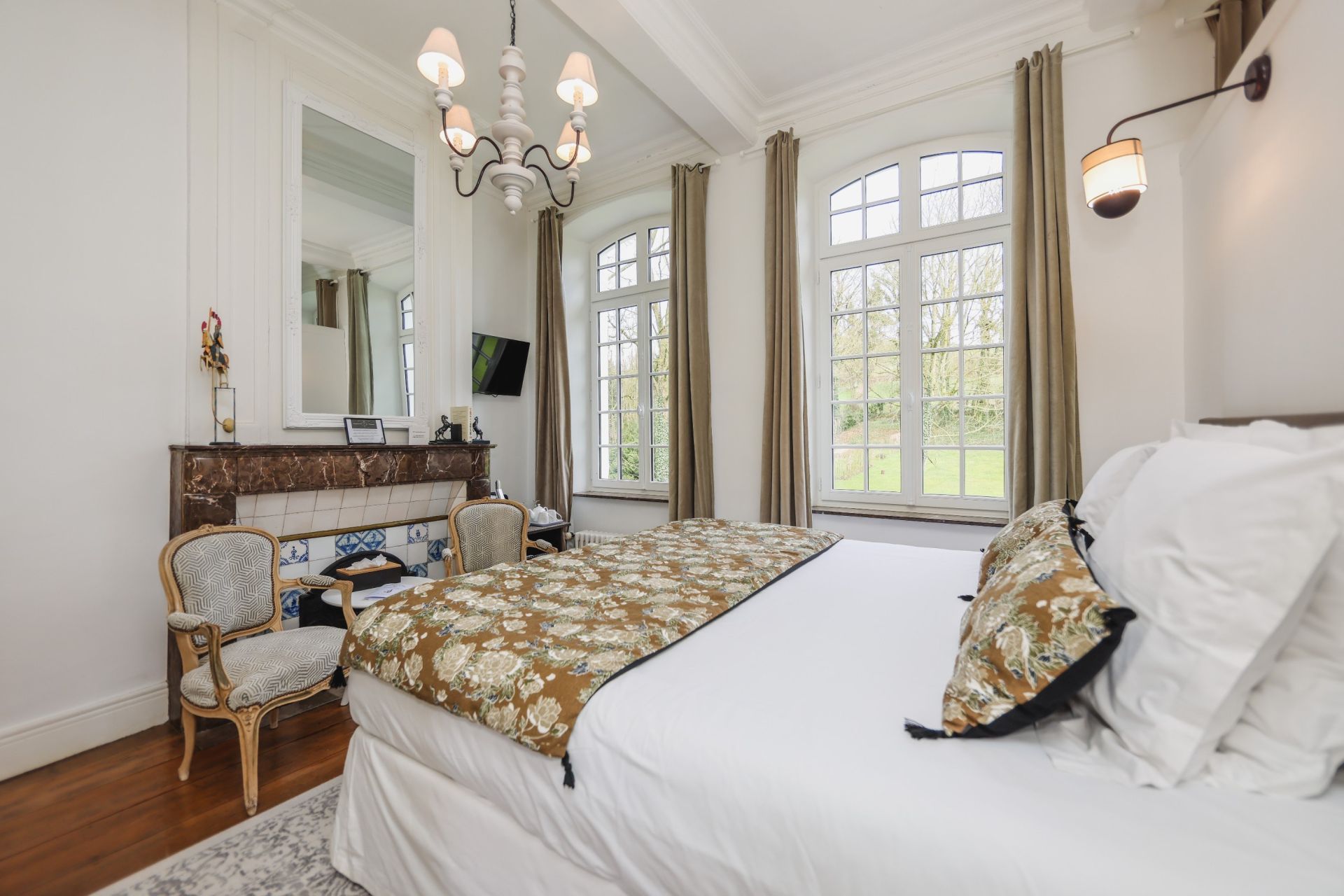 mansion (hôtel particulier) 15 Rooms for sale on MONTREUIL (62170)