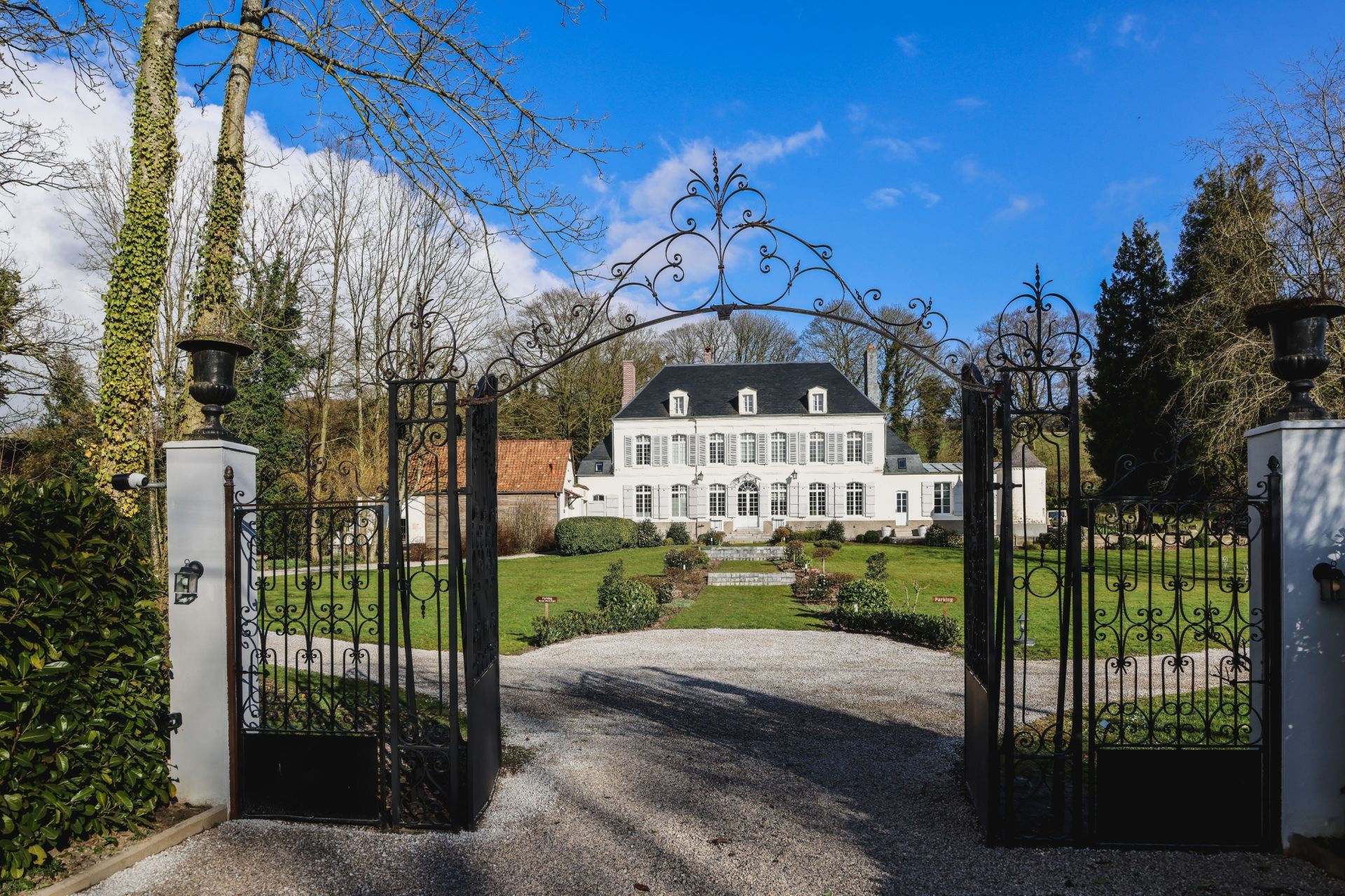 mansion (hôtel particulier) 15 Rooms for sale on MONTREUIL (62170)