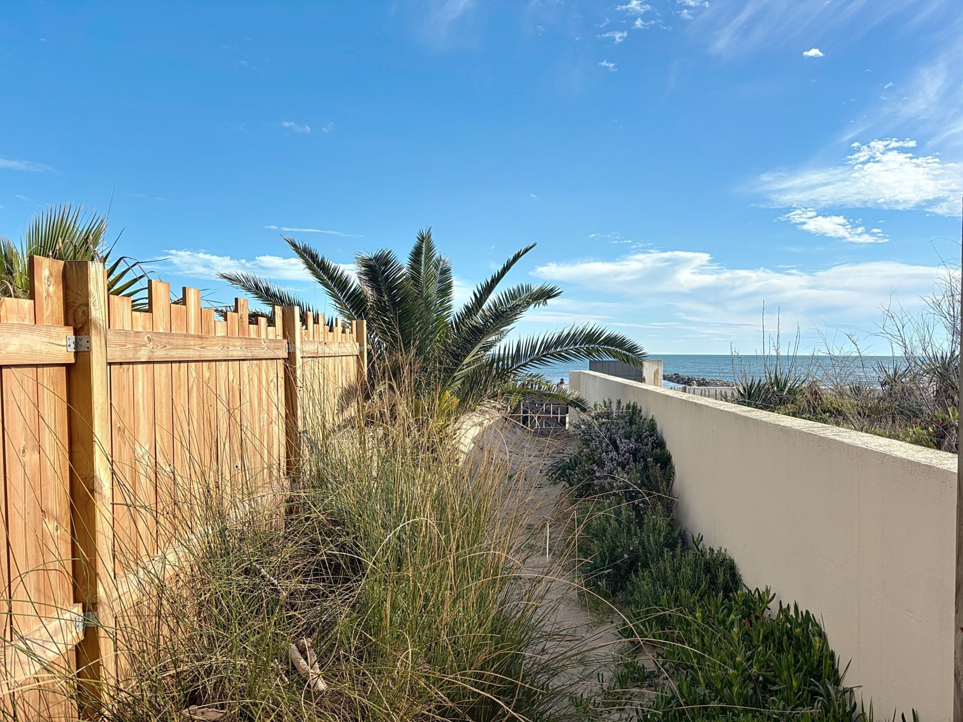 luxury apartment 3 Rooms for sale on CARNON PLAGE (34280)