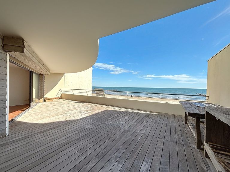 luxury apartment 3 Rooms for sale on CARNON PLAGE (34280)