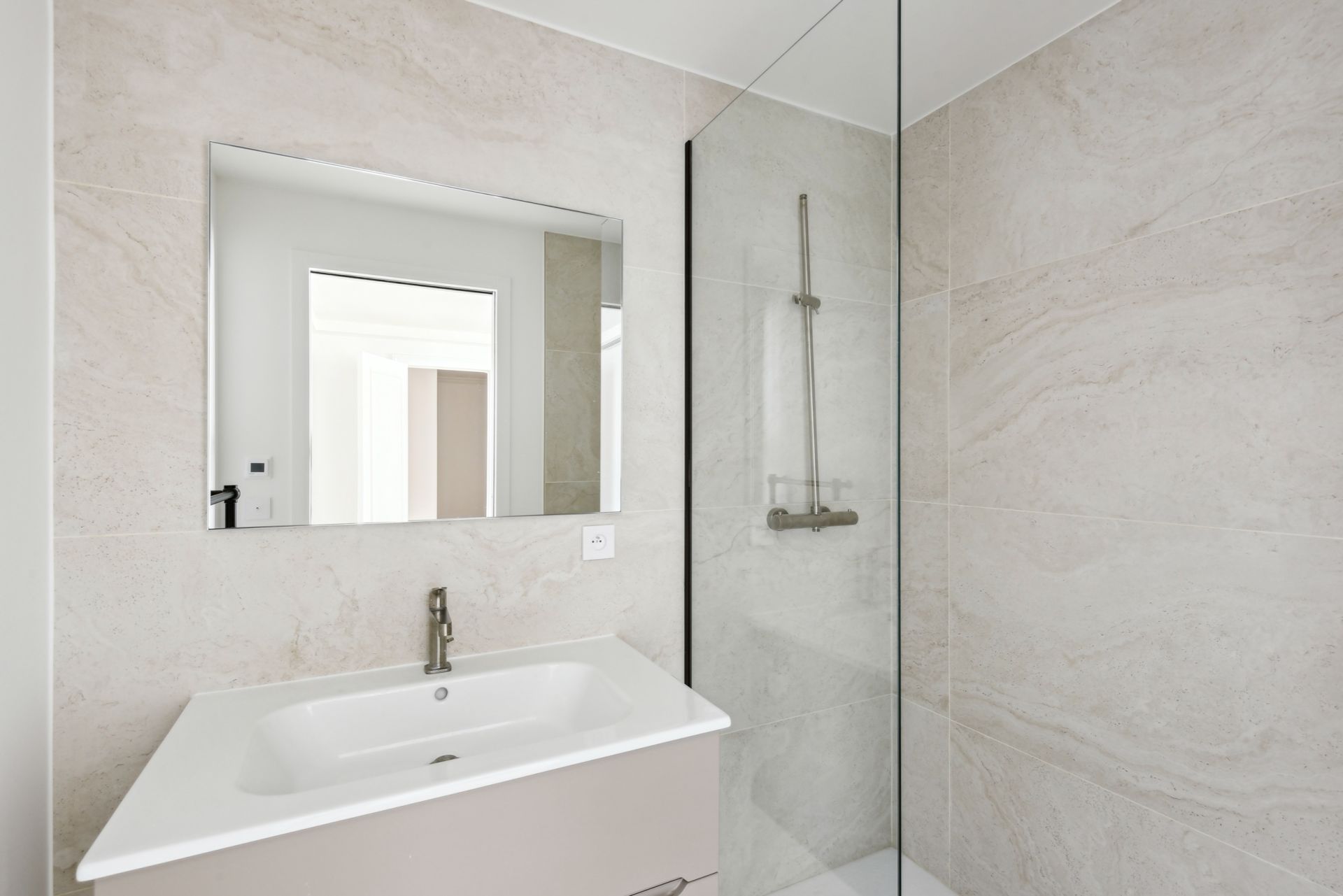 luxury apartment 5 Rooms for sale on PARIS (75008)