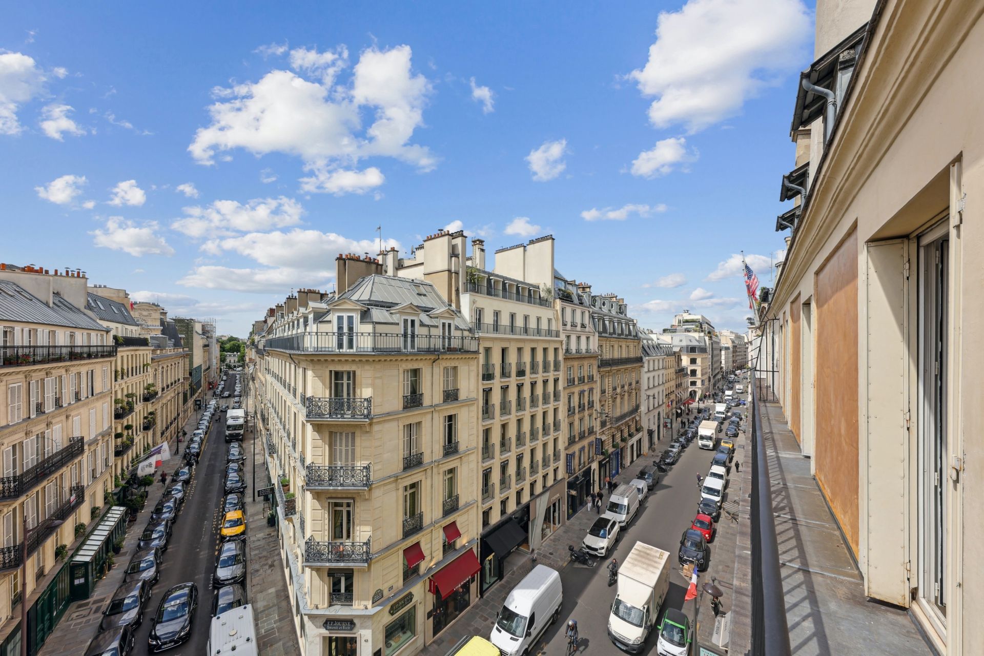 luxury apartment 5 Rooms for sale on PARIS (75008)